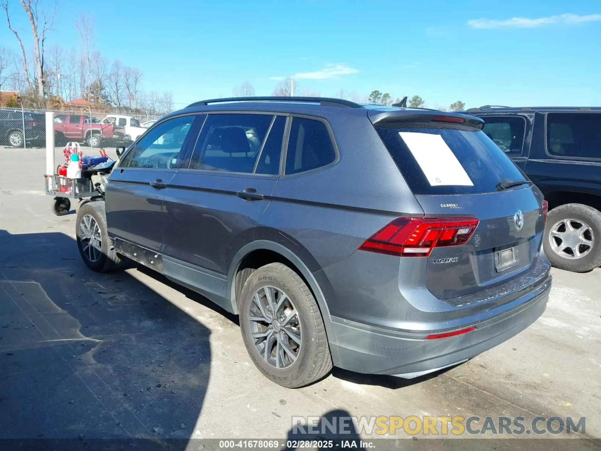 3 Photograph of a damaged car 3VV1B7AX1MM044788 VOLKSWAGEN TIGUAN 2021