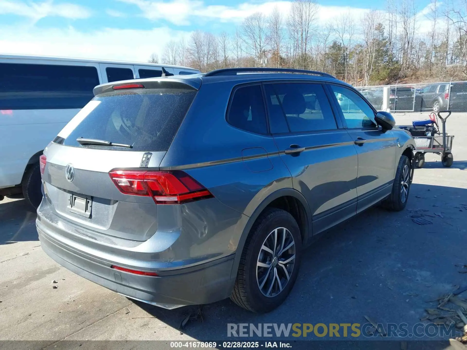 4 Photograph of a damaged car 3VV1B7AX1MM044788 VOLKSWAGEN TIGUAN 2021