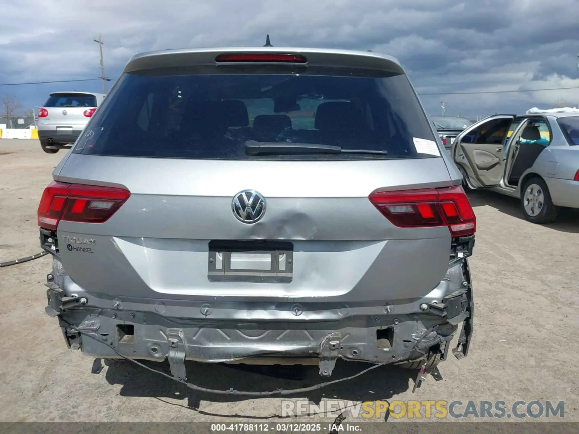 17 Photograph of a damaged car 3VV1B7AX1MM070775 VOLKSWAGEN TIGUAN 2021