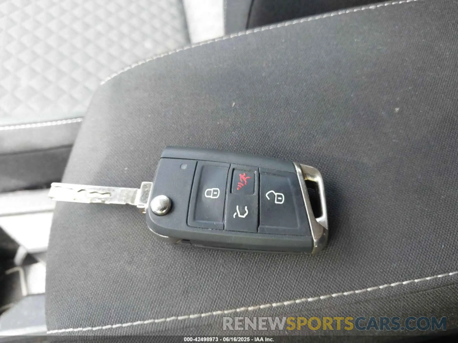 11 Photograph of a damaged car 3VV1B7AX1MM144583 VOLKSWAGEN TIGUAN 2021