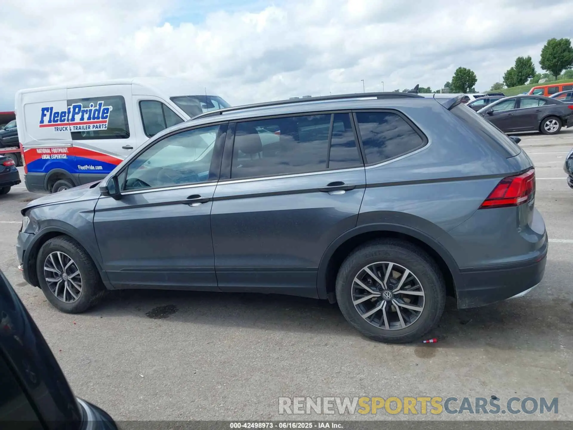 14 Photograph of a damaged car 3VV1B7AX1MM144583 VOLKSWAGEN TIGUAN 2021