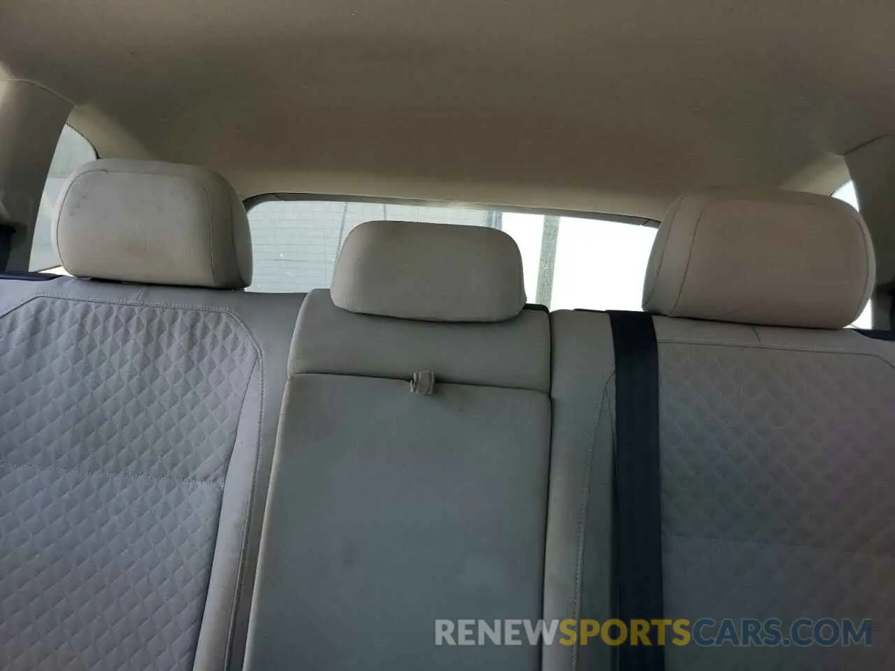 10 Photograph of a damaged car 3VV1B7AX2MM020872 VOLKSWAGEN TIGUAN 2021
