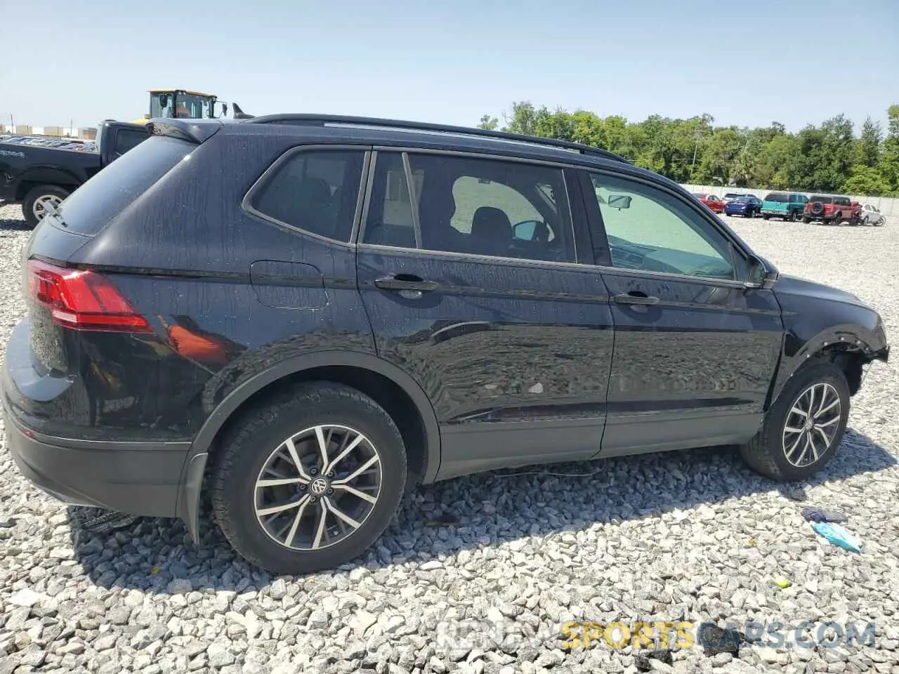 3 Photograph of a damaged car 3VV1B7AX2MM020872 VOLKSWAGEN TIGUAN 2021