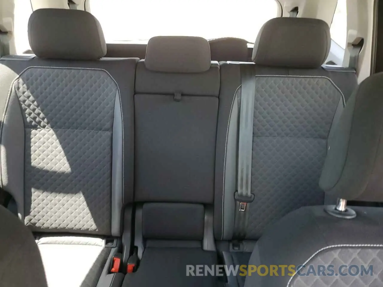 10 Photograph of a damaged car 3VV1B7AX3MM025109 VOLKSWAGEN TIGUAN 2021