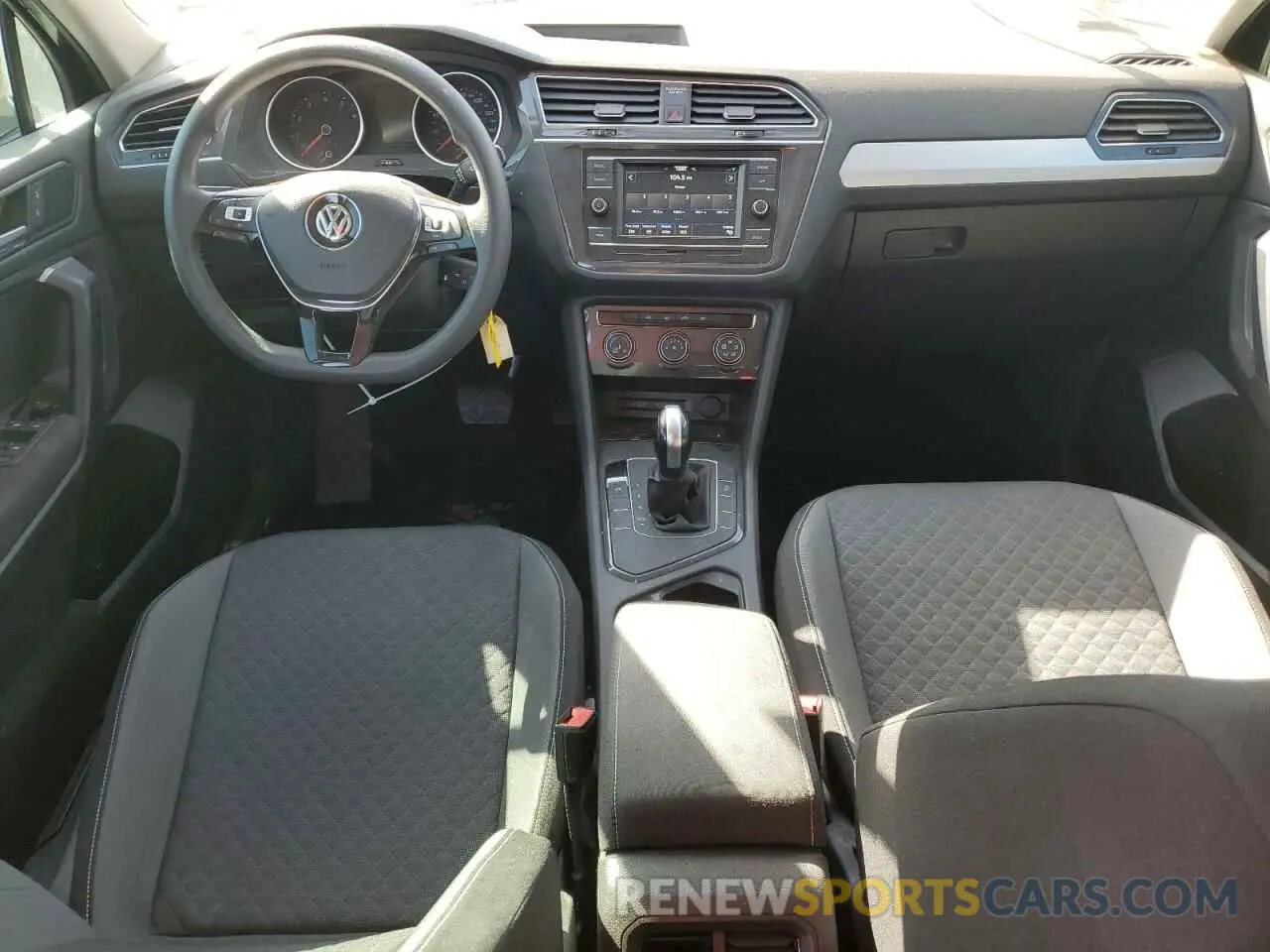 8 Photograph of a damaged car 3VV1B7AX3MM025109 VOLKSWAGEN TIGUAN 2021