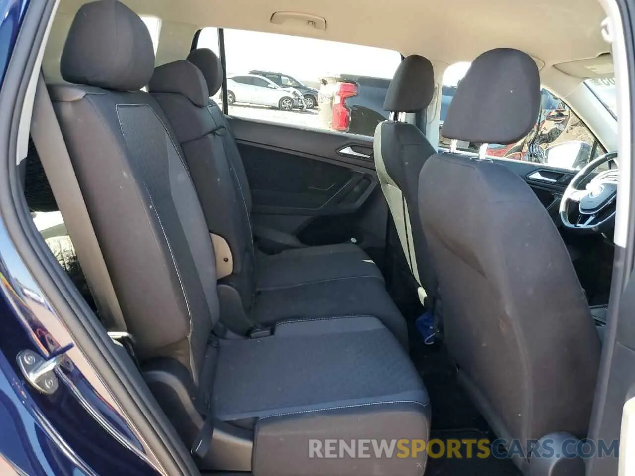 10 Photograph of a damaged car 3VV1B7AX3MM082992 VOLKSWAGEN TIGUAN 2021