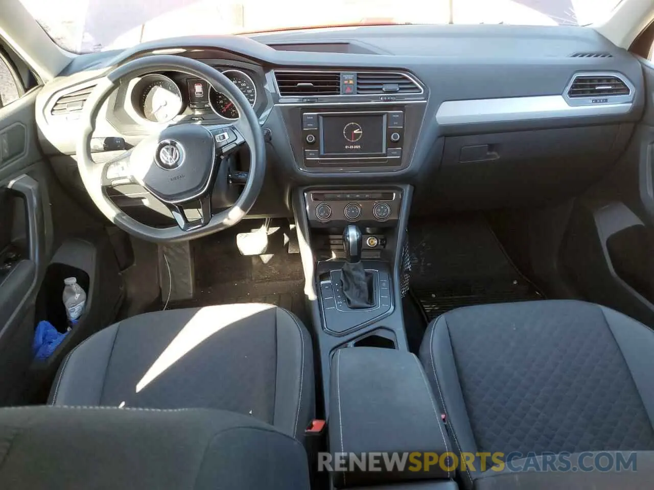 8 Photograph of a damaged car 3VV1B7AX3MM082992 VOLKSWAGEN TIGUAN 2021