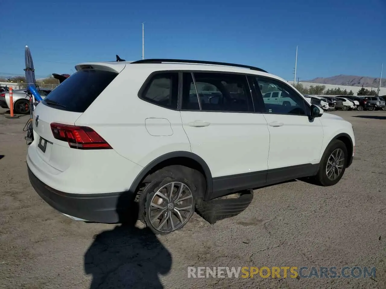 3 Photograph of a damaged car 3VV1B7AX5MM022938 VOLKSWAGEN TIGUAN 2021