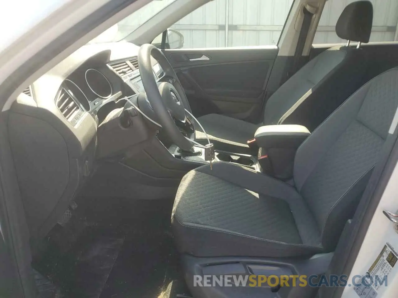 7 Photograph of a damaged car 3VV1B7AX5MM031994 VOLKSWAGEN TIGUAN 2021