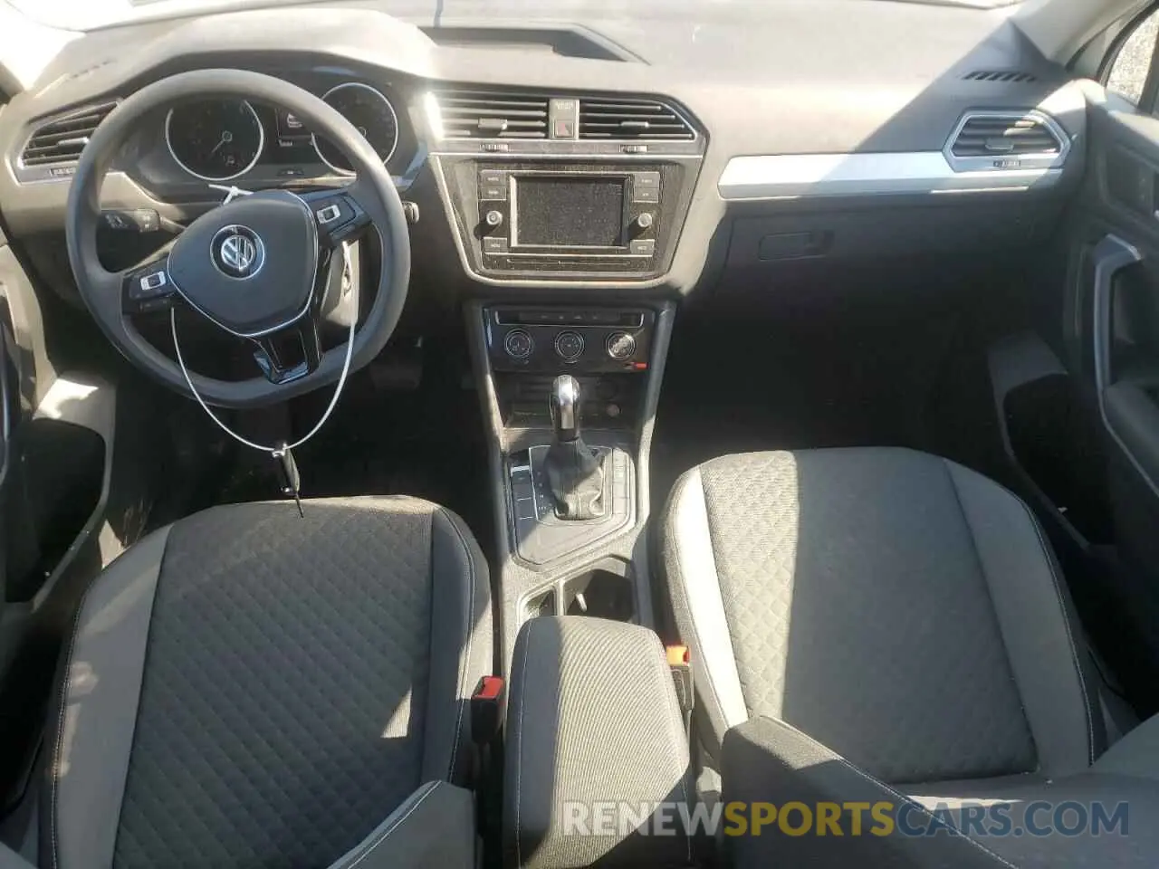 8 Photograph of a damaged car 3VV1B7AX5MM031994 VOLKSWAGEN TIGUAN 2021