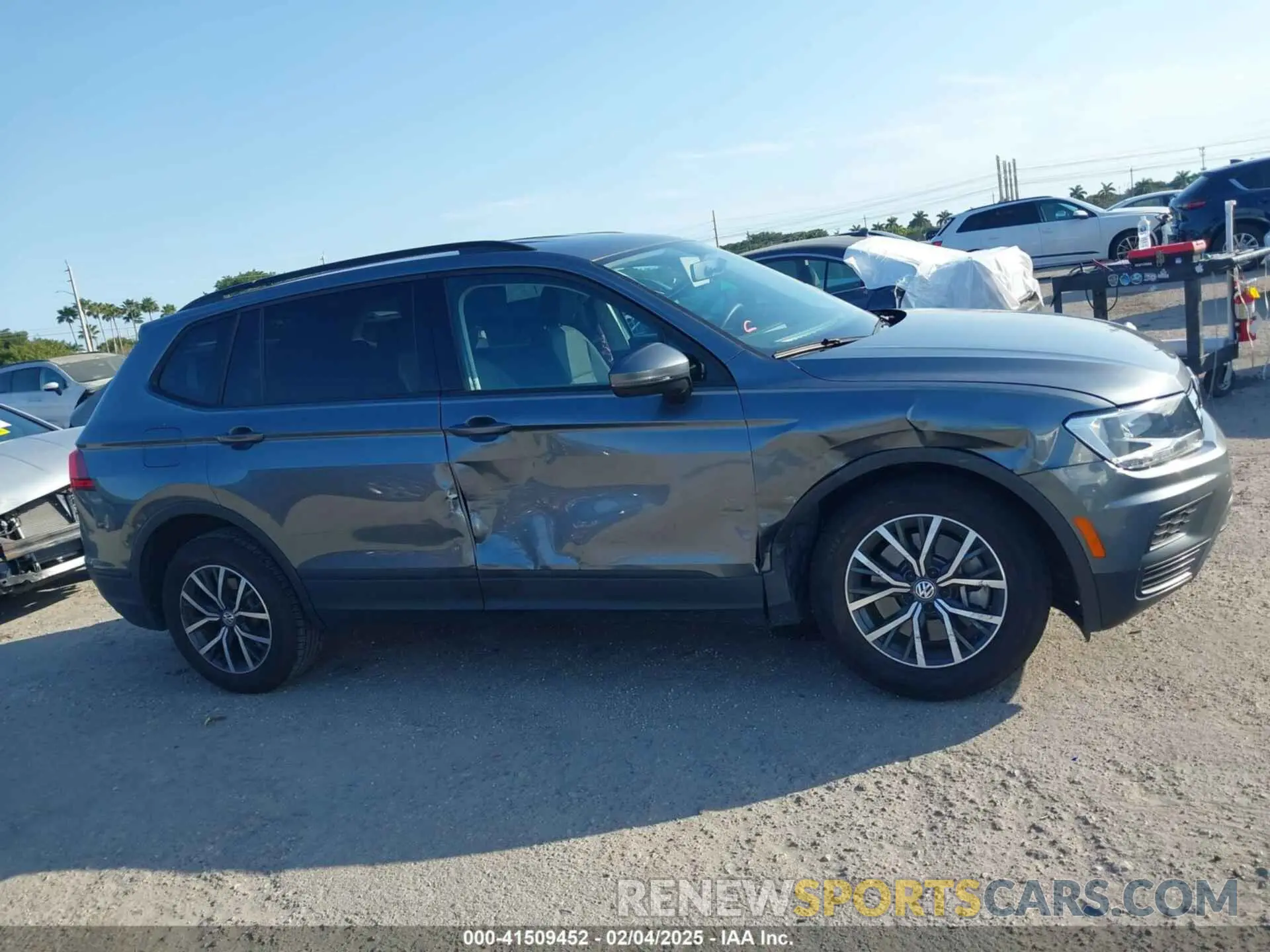 13 Photograph of a damaged car 3VV1B7AX5MM081763 VOLKSWAGEN TIGUAN 2021