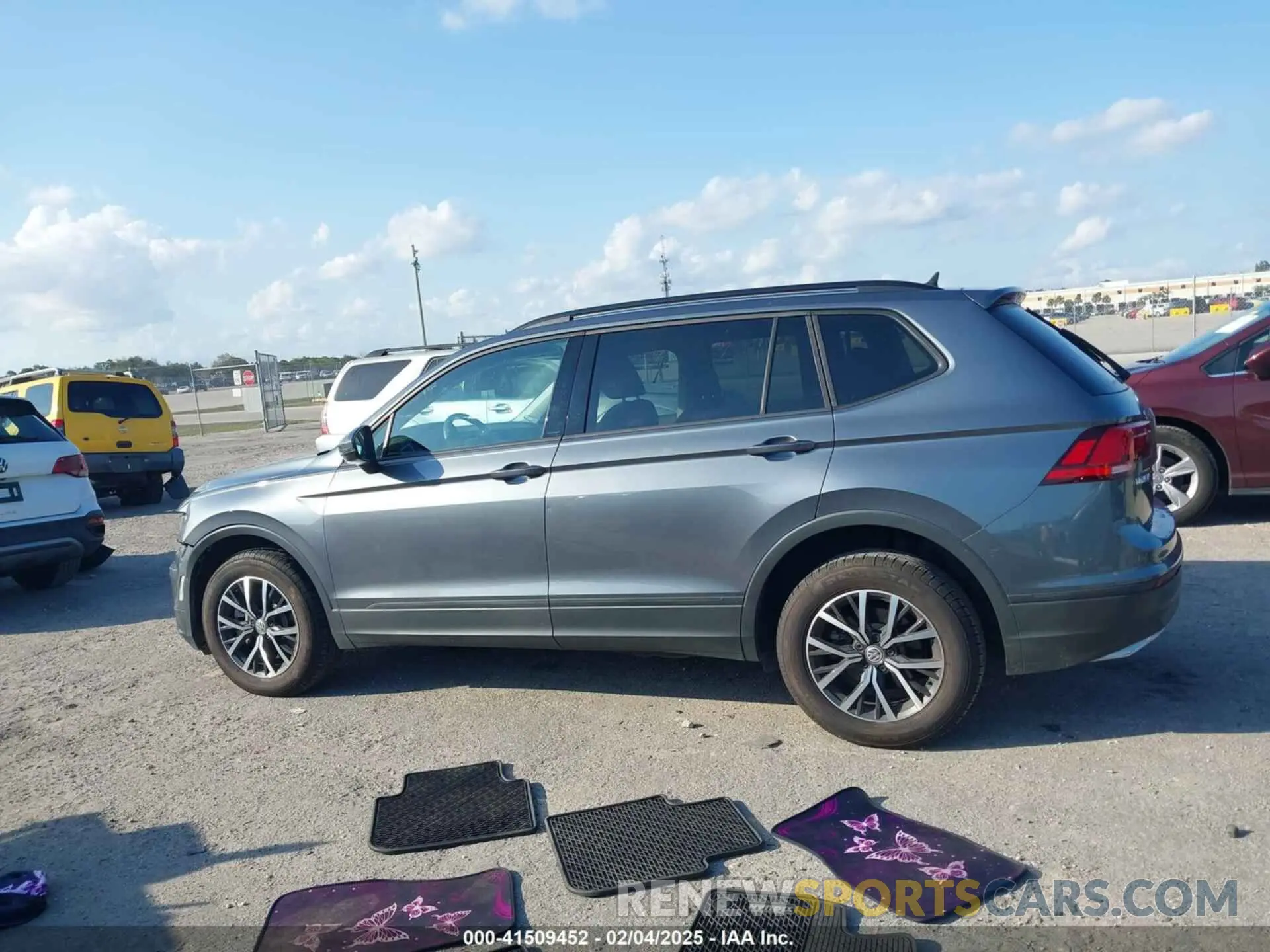 14 Photograph of a damaged car 3VV1B7AX5MM081763 VOLKSWAGEN TIGUAN 2021