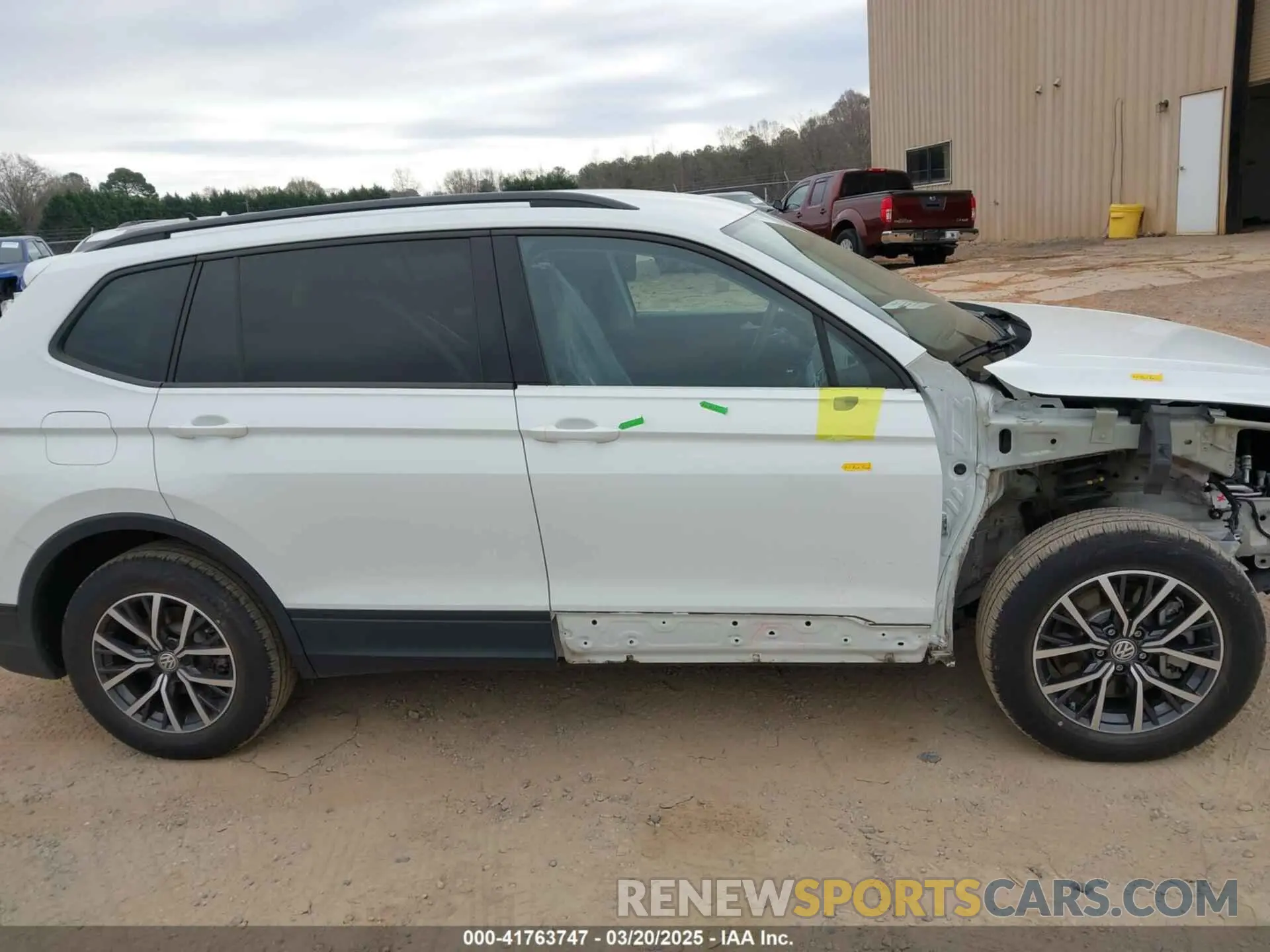 14 Photograph of a damaged car 3VV1B7AX5MM086946 VOLKSWAGEN TIGUAN 2021