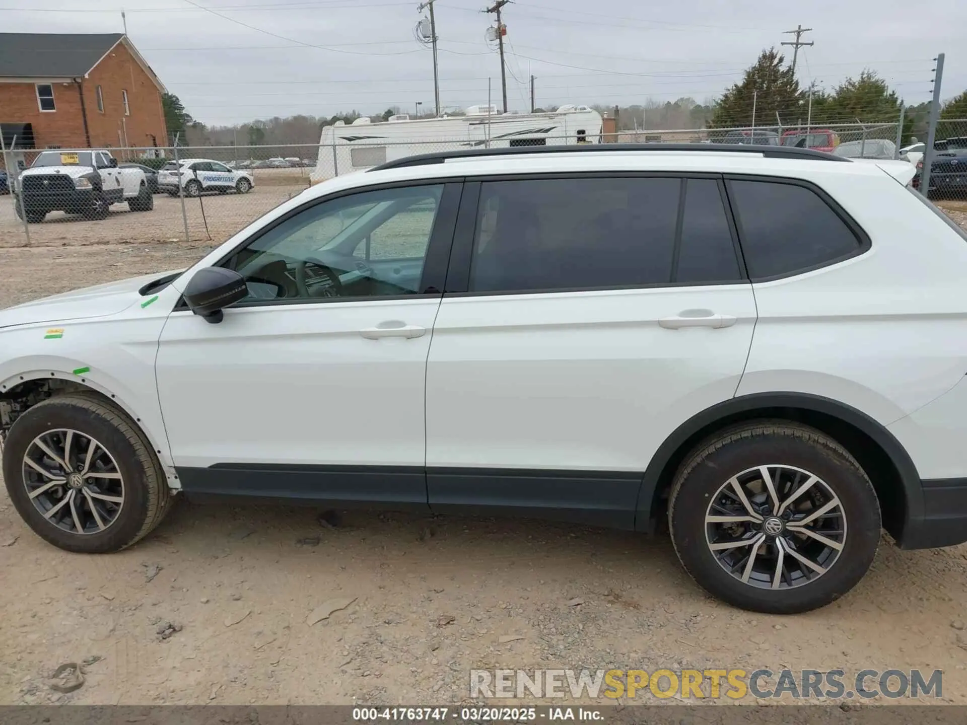 15 Photograph of a damaged car 3VV1B7AX5MM086946 VOLKSWAGEN TIGUAN 2021