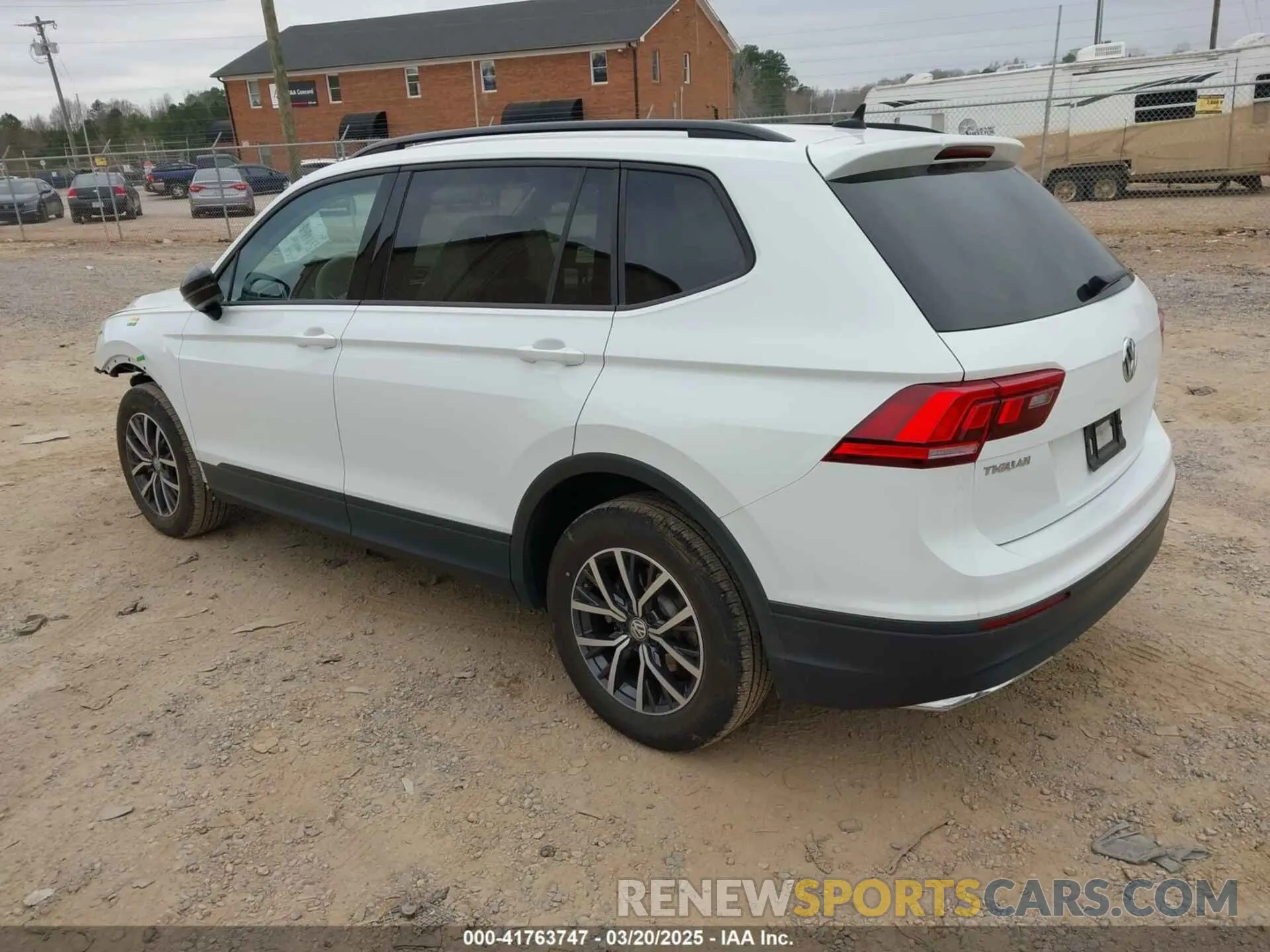3 Photograph of a damaged car 3VV1B7AX5MM086946 VOLKSWAGEN TIGUAN 2021
