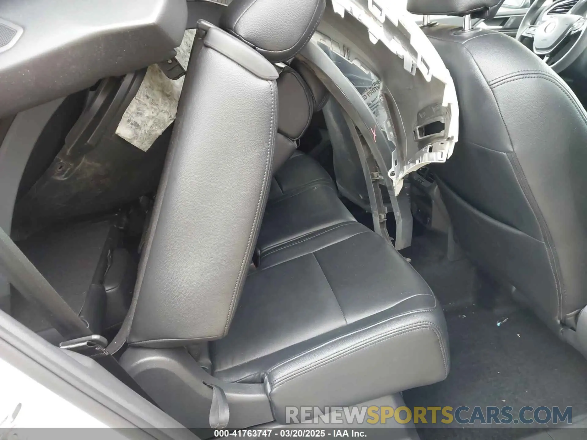 8 Photograph of a damaged car 3VV1B7AX5MM086946 VOLKSWAGEN TIGUAN 2021