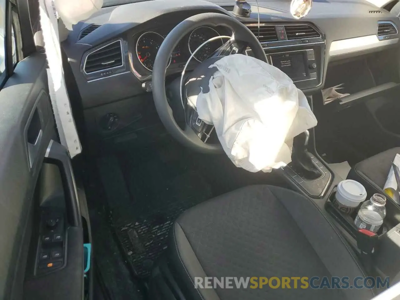 8 Photograph of a damaged car 3VV1B7AX7MM005980 VOLKSWAGEN TIGUAN 2021