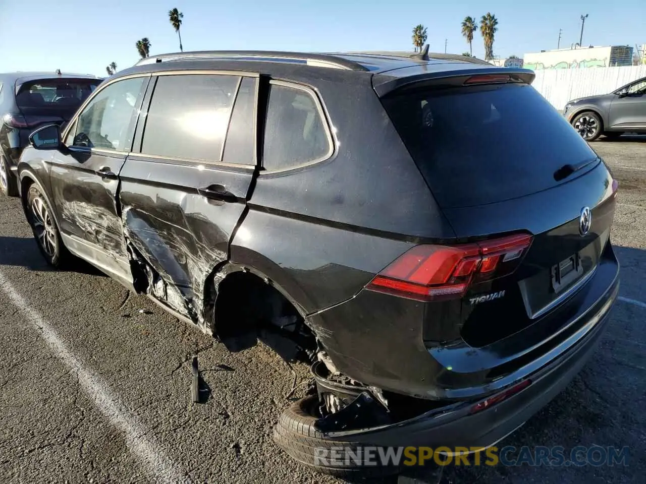 2 Photograph of a damaged car 3VV1B7AX7MM015070 VOLKSWAGEN TIGUAN 2021