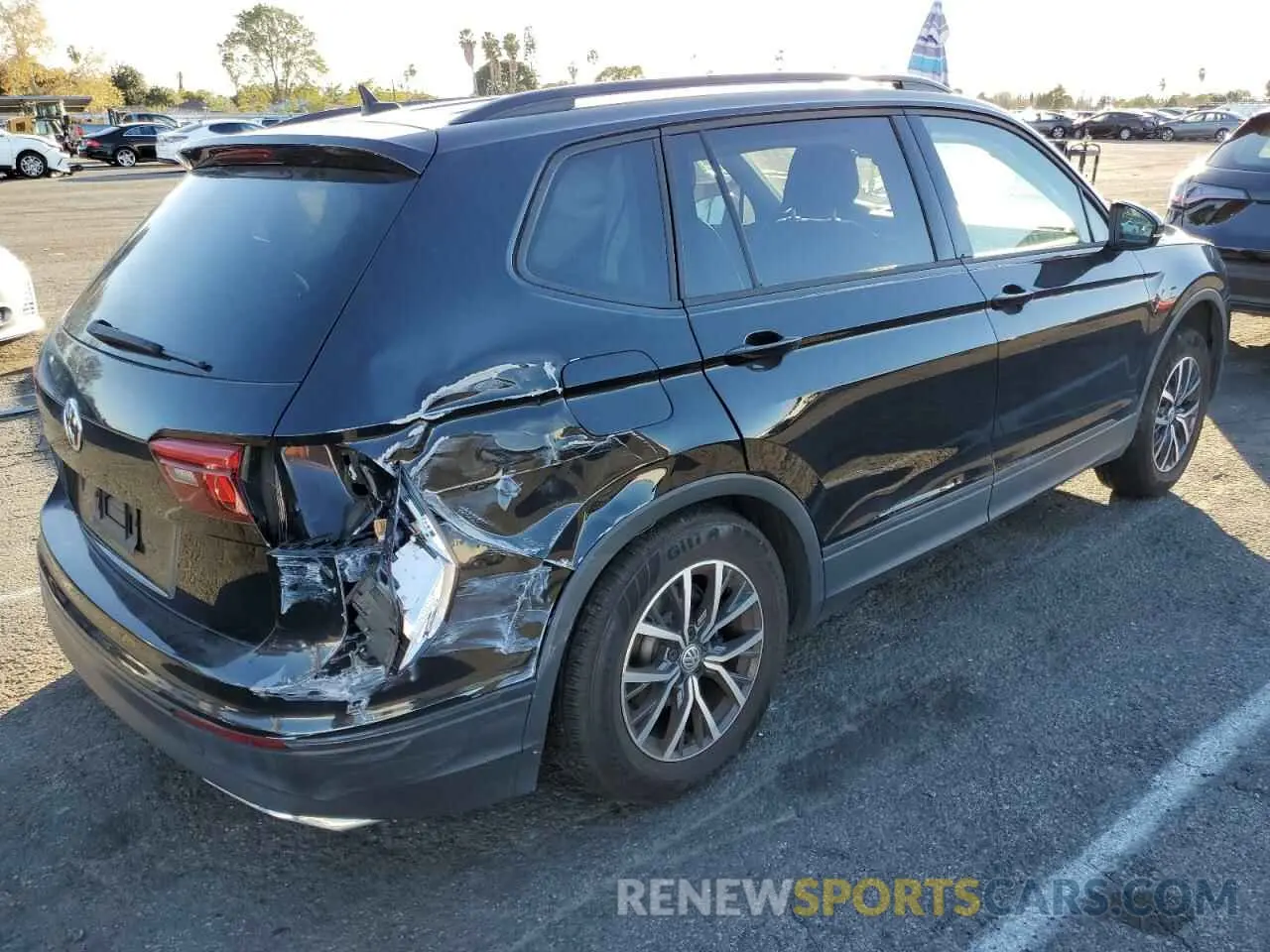 3 Photograph of a damaged car 3VV1B7AX7MM015070 VOLKSWAGEN TIGUAN 2021