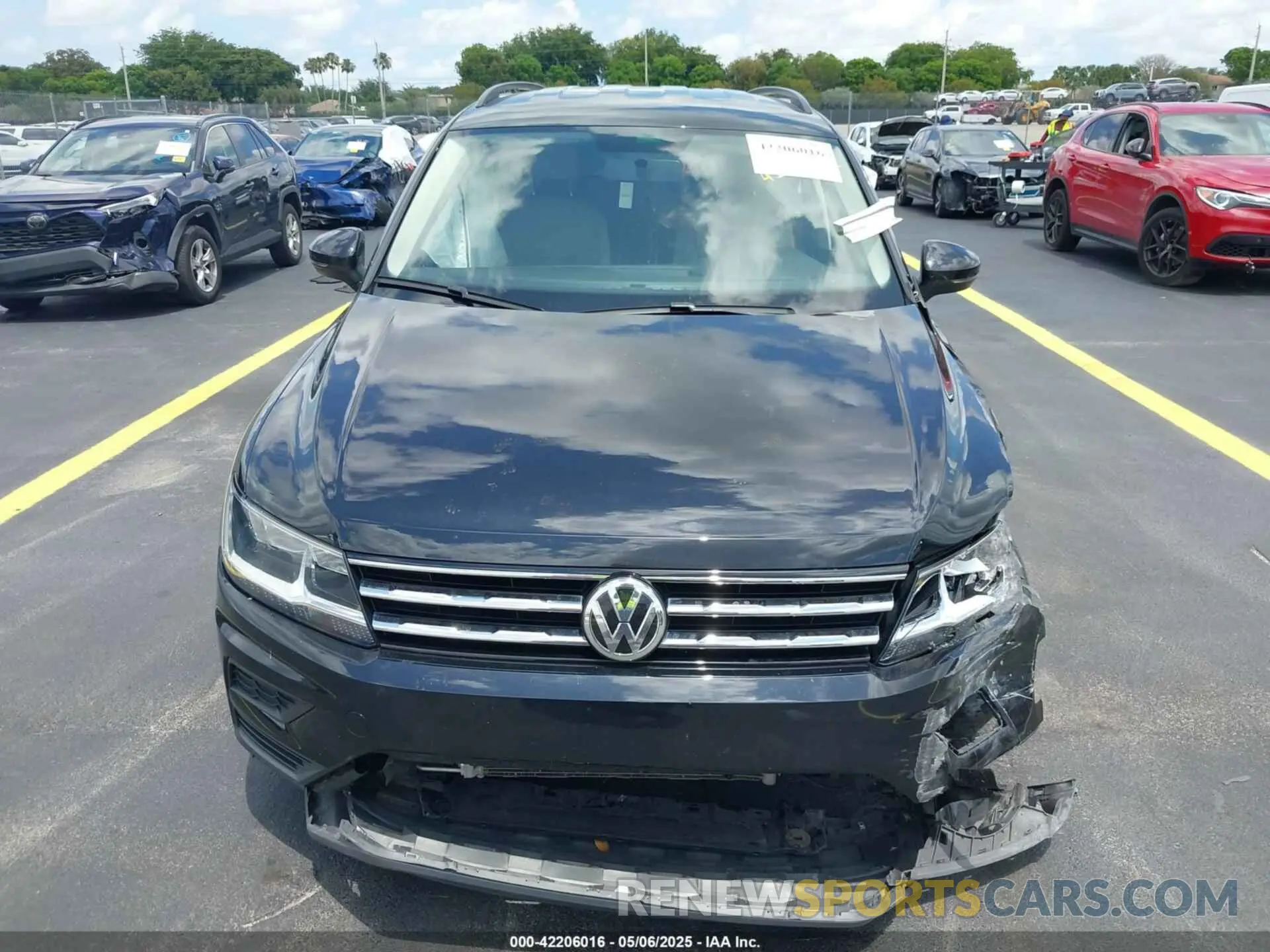 11 Photograph of a damaged car 3VV1B7AX7MM116609 VOLKSWAGEN TIGUAN 2021