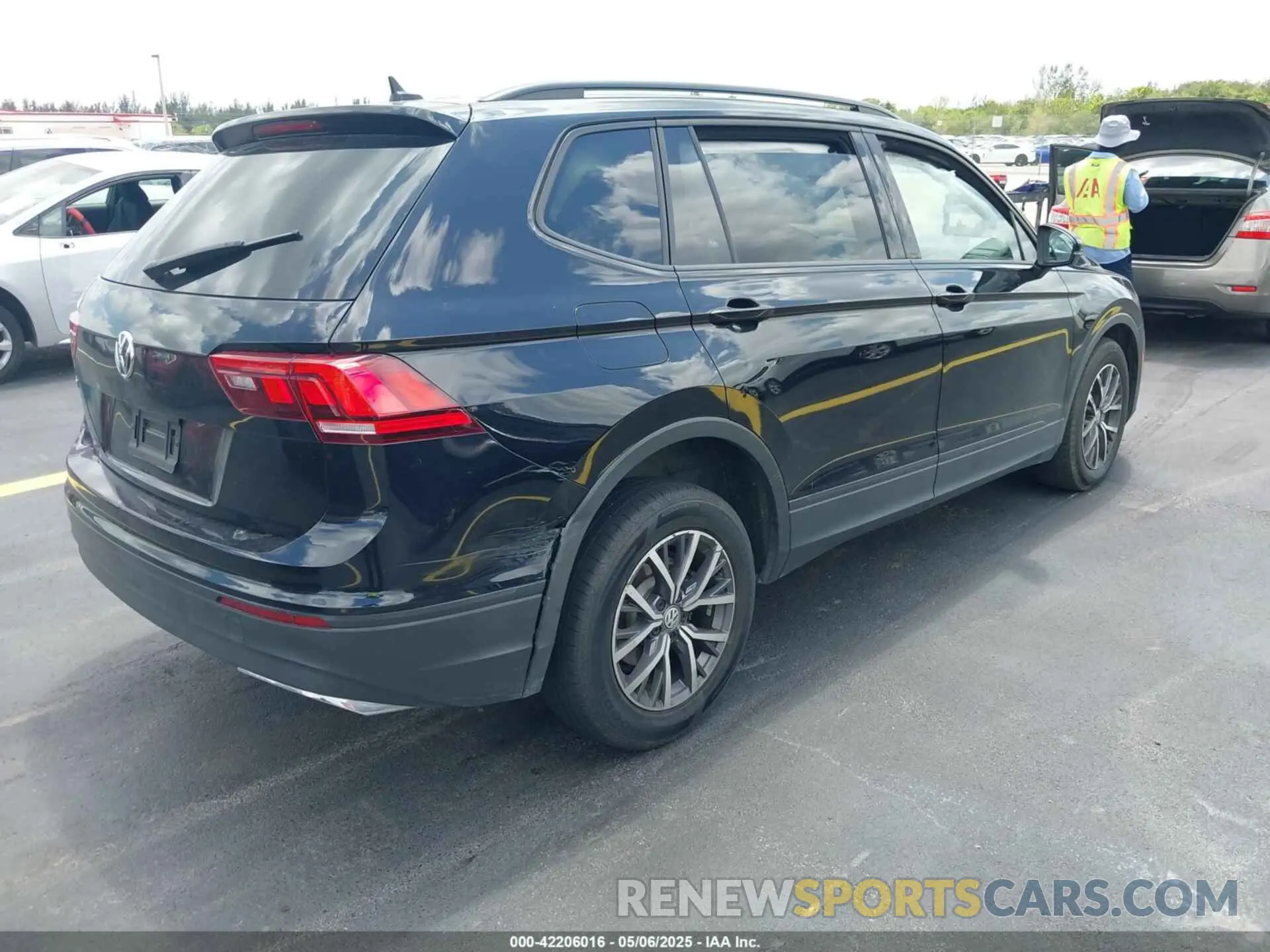 4 Photograph of a damaged car 3VV1B7AX7MM116609 VOLKSWAGEN TIGUAN 2021