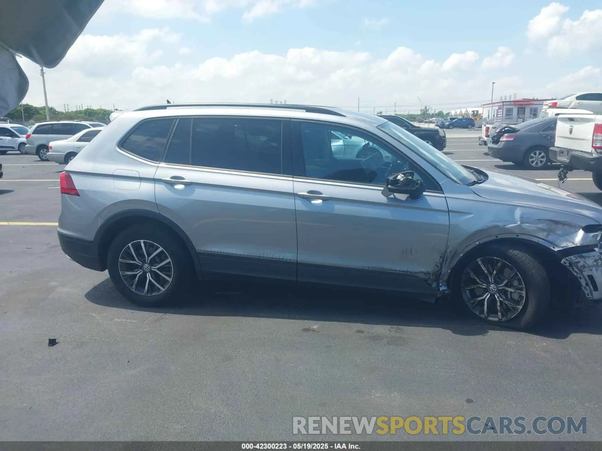 13 Photograph of a damaged car 3VV1B7AX7MM117954 VOLKSWAGEN TIGUAN 2021