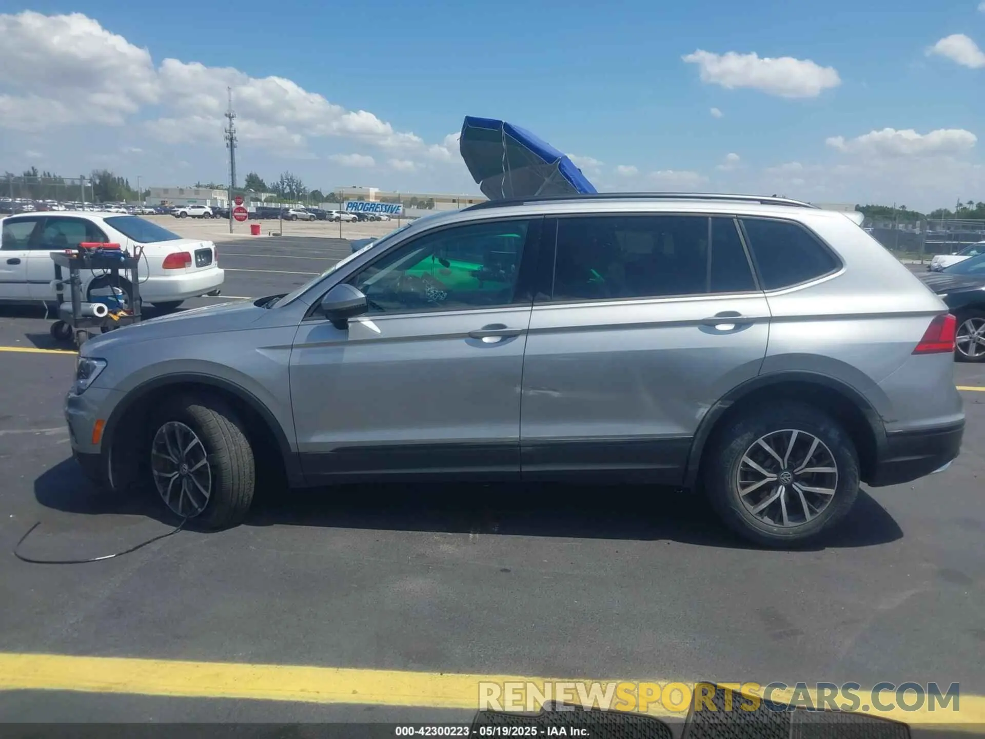 14 Photograph of a damaged car 3VV1B7AX7MM117954 VOLKSWAGEN TIGUAN 2021