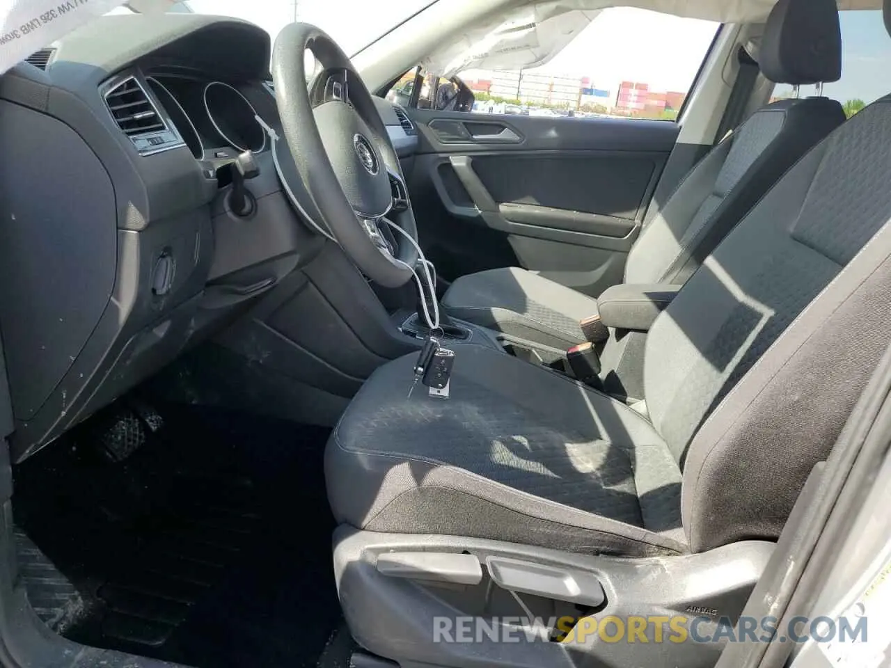 7 Photograph of a damaged car 3VV1B7AX7MM133023 VOLKSWAGEN TIGUAN 2021