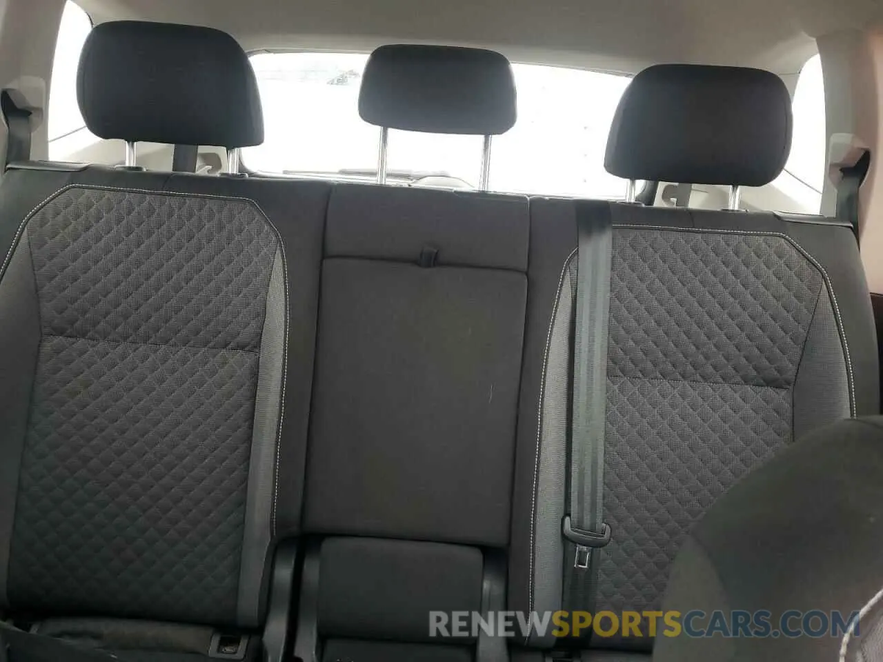 10 Photograph of a damaged car 3VV1B7AX8MM020259 VOLKSWAGEN TIGUAN 2021