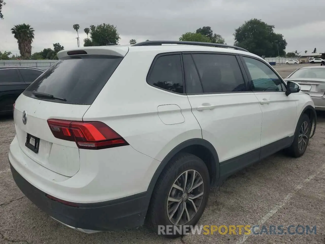 3 Photograph of a damaged car 3VV1B7AX8MM020259 VOLKSWAGEN TIGUAN 2021