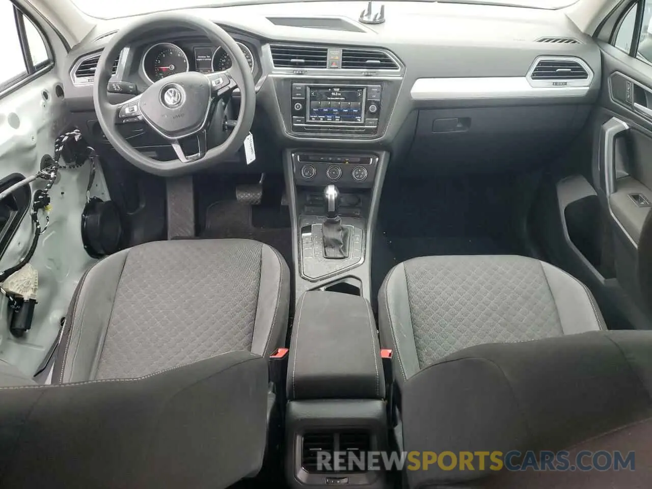 8 Photograph of a damaged car 3VV1B7AX8MM020259 VOLKSWAGEN TIGUAN 2021