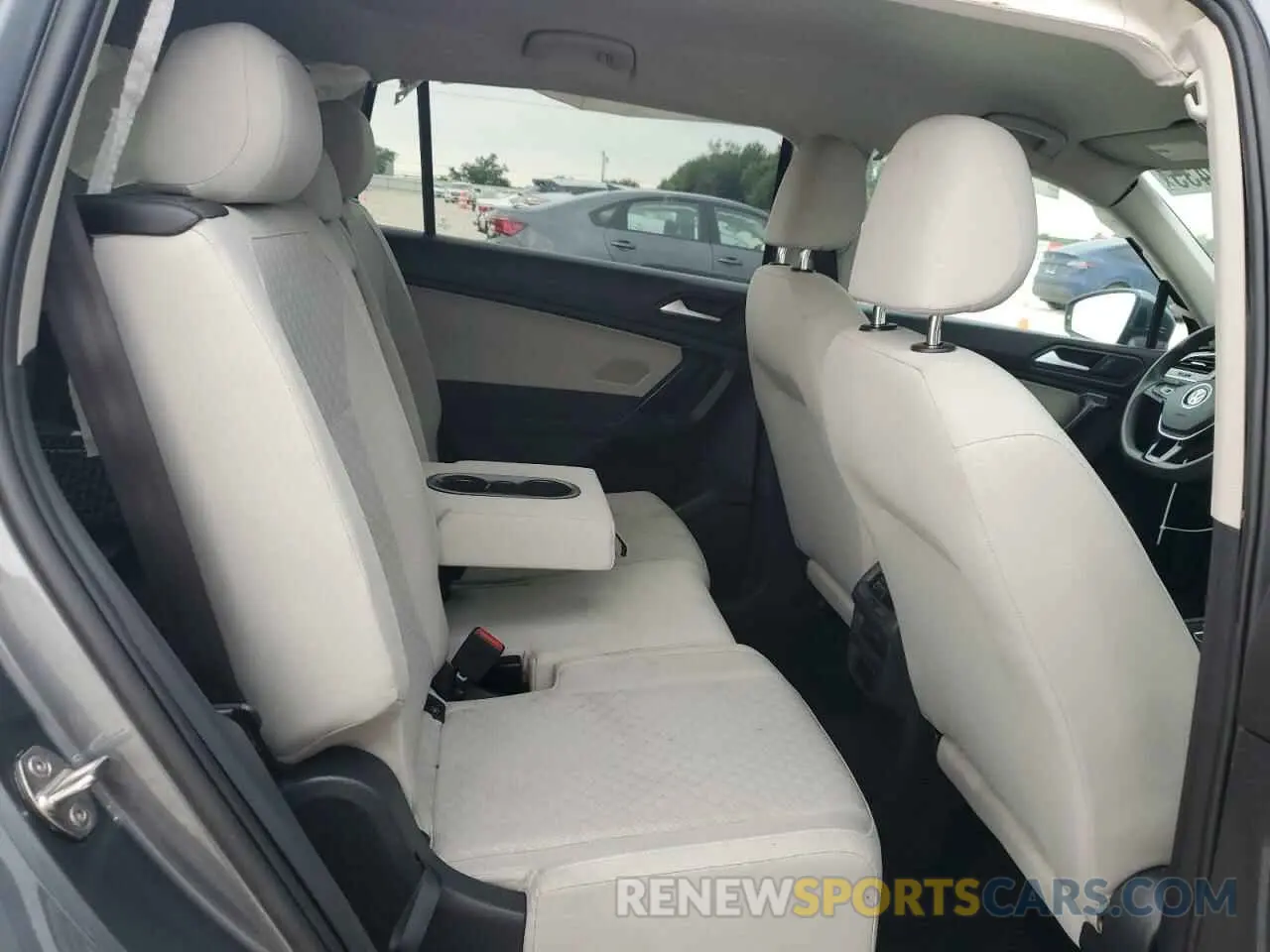 11 Photograph of a damaged car 3VV1B7AX9MM012624 VOLKSWAGEN TIGUAN 2021