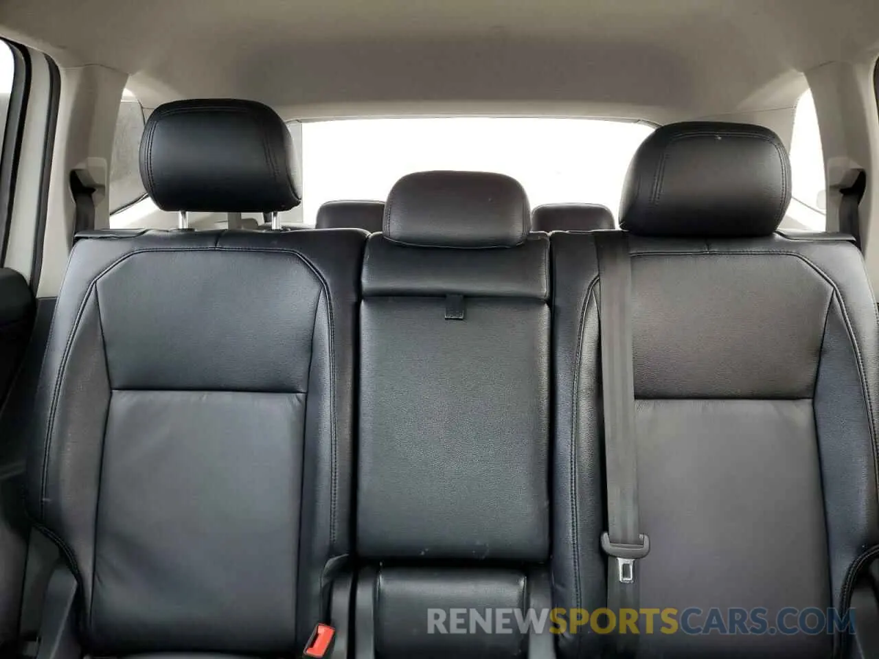 10 Photograph of a damaged car 3VV1B7AX9MM051925 VOLKSWAGEN TIGUAN 2021