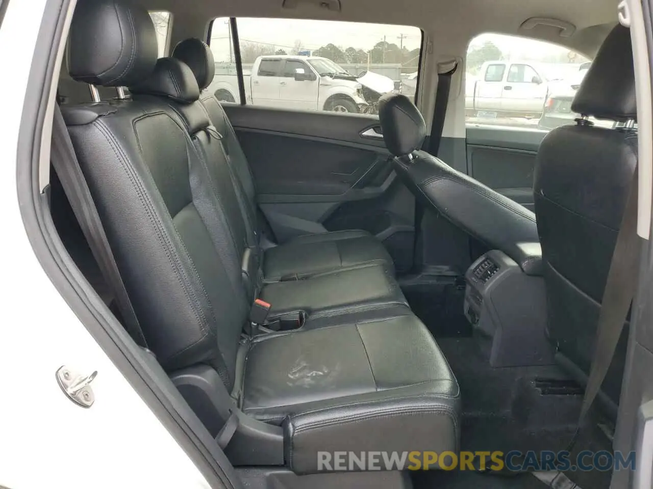 11 Photograph of a damaged car 3VV1B7AX9MM051925 VOLKSWAGEN TIGUAN 2021