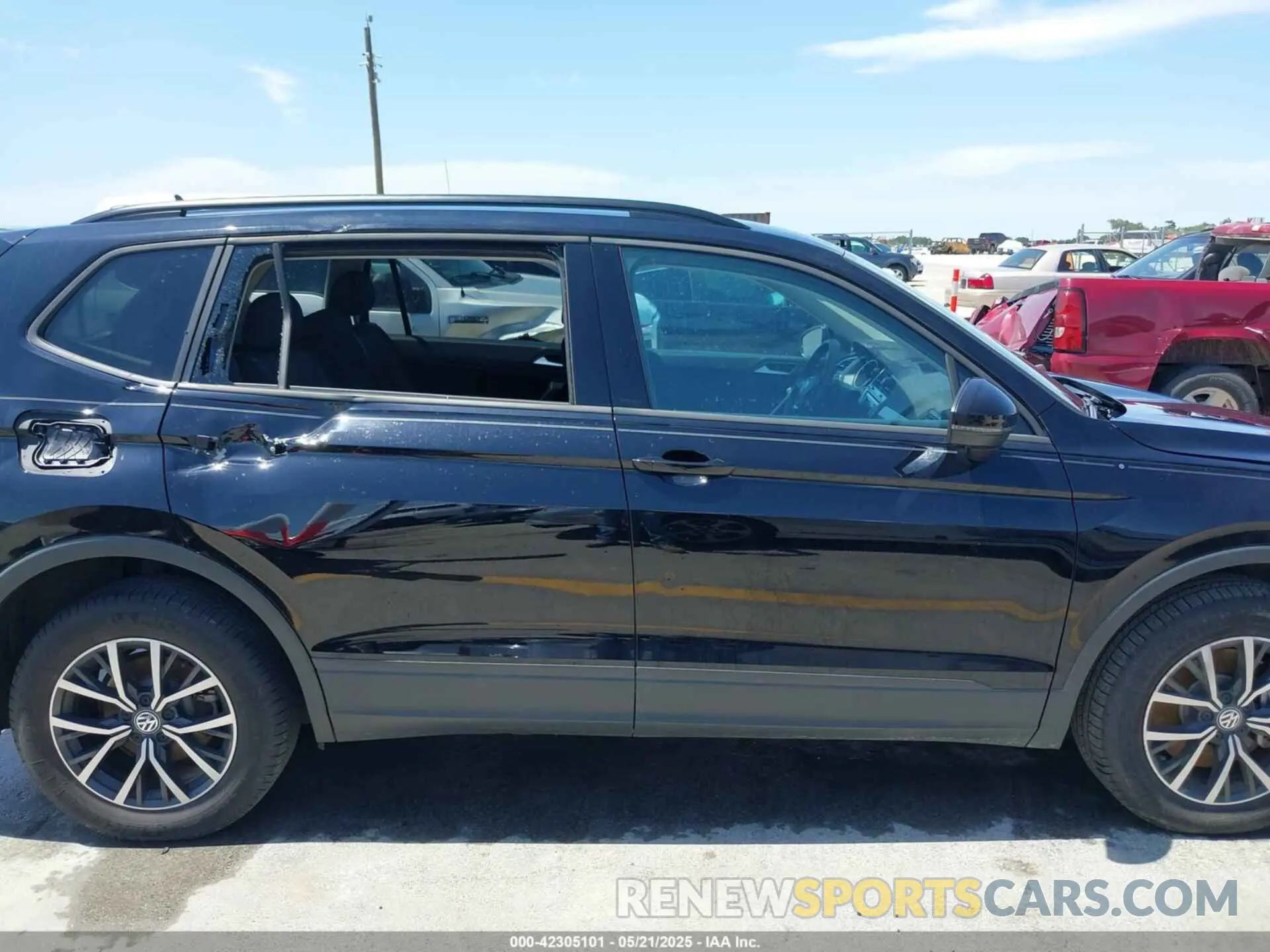 13 Photograph of a damaged car 3VV1B7AX9MM067347 VOLKSWAGEN TIGUAN 2021