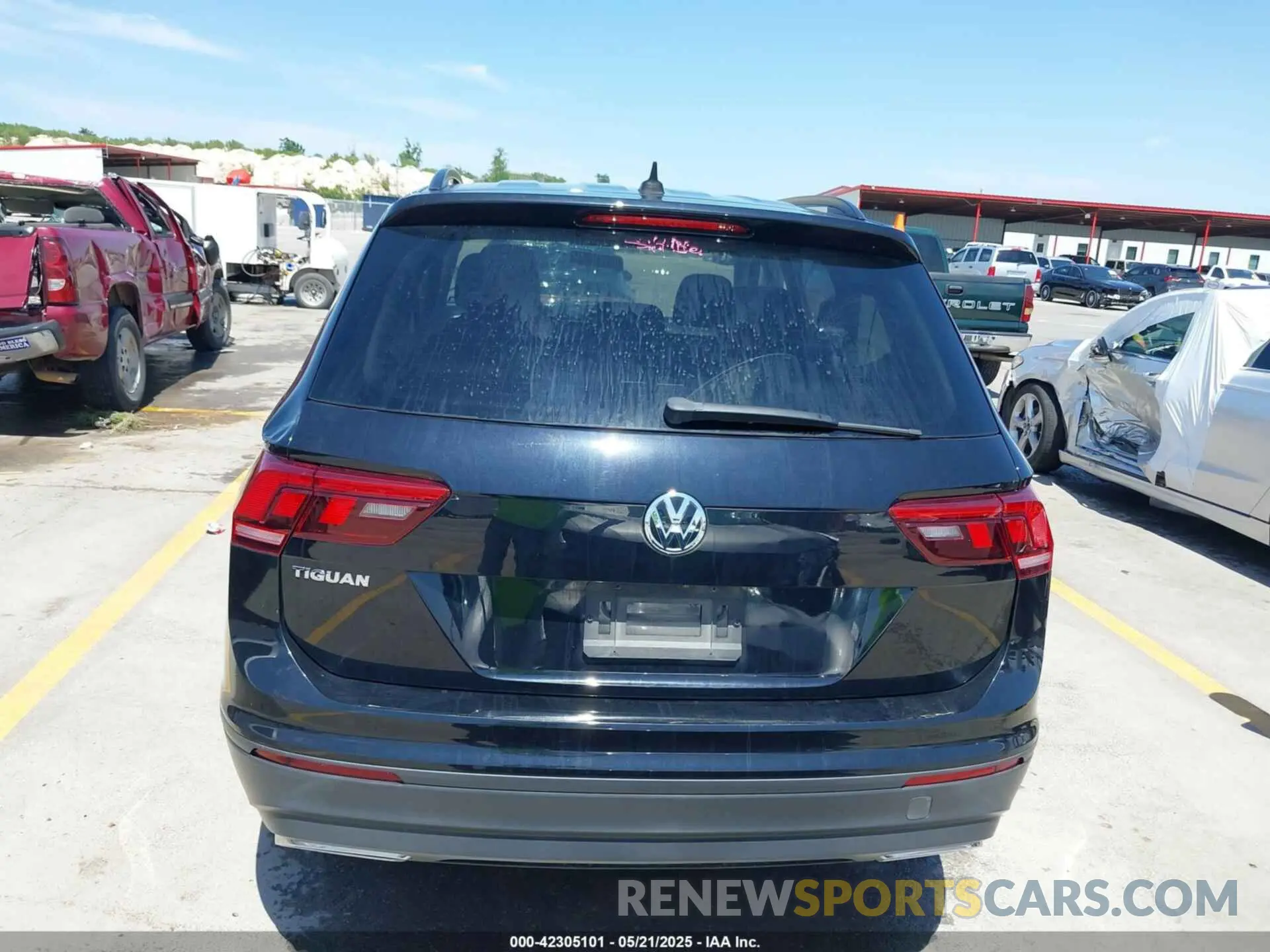 16 Photograph of a damaged car 3VV1B7AX9MM067347 VOLKSWAGEN TIGUAN 2021