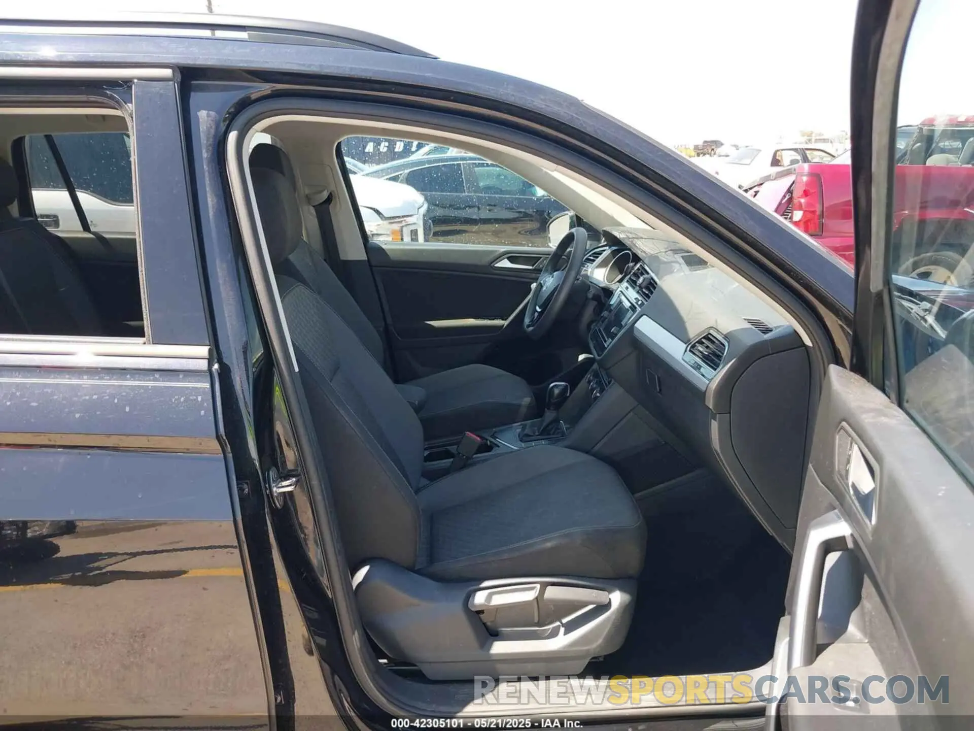 5 Photograph of a damaged car 3VV1B7AX9MM067347 VOLKSWAGEN TIGUAN 2021