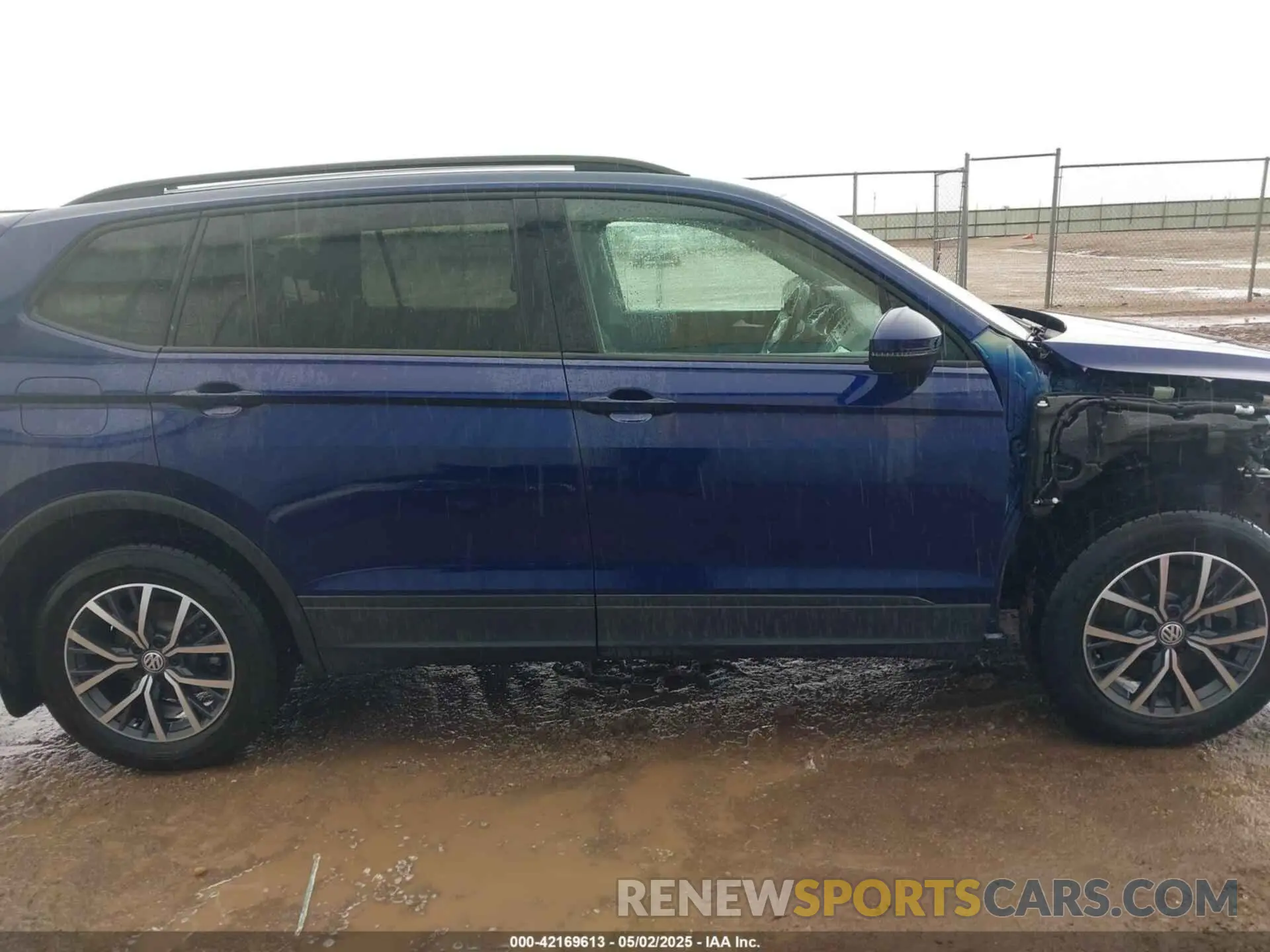 14 Photograph of a damaged car 3VV1B7AXXMM002930 VOLKSWAGEN TIGUAN 2021