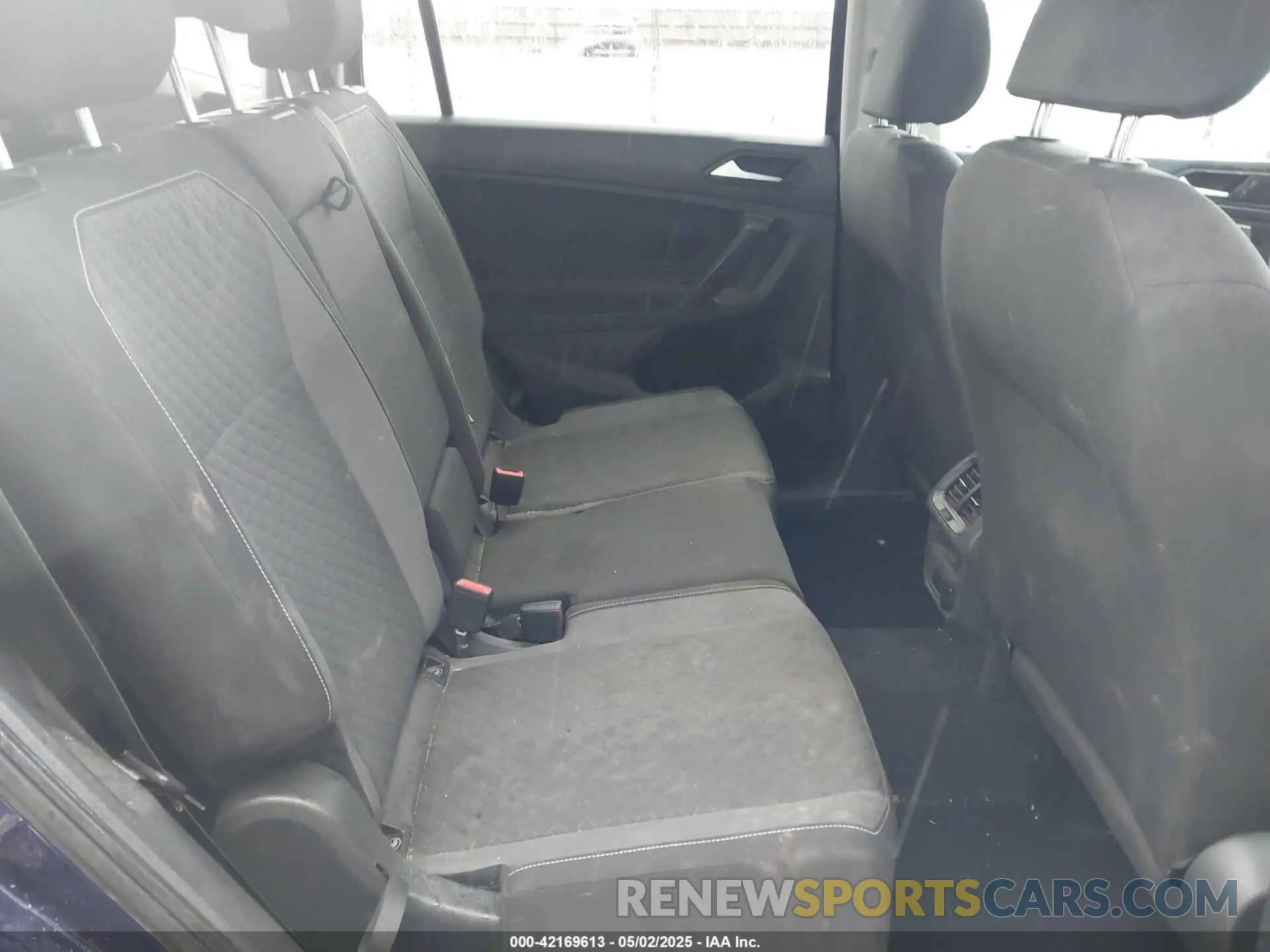 8 Photograph of a damaged car 3VV1B7AXXMM002930 VOLKSWAGEN TIGUAN 2021