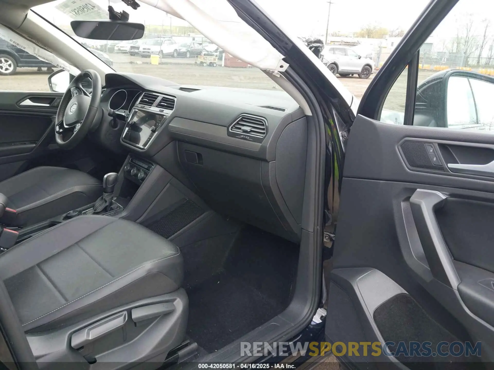 5 Photograph of a damaged car 3VV2B7AX0MM132946 VOLKSWAGEN TIGUAN 2021