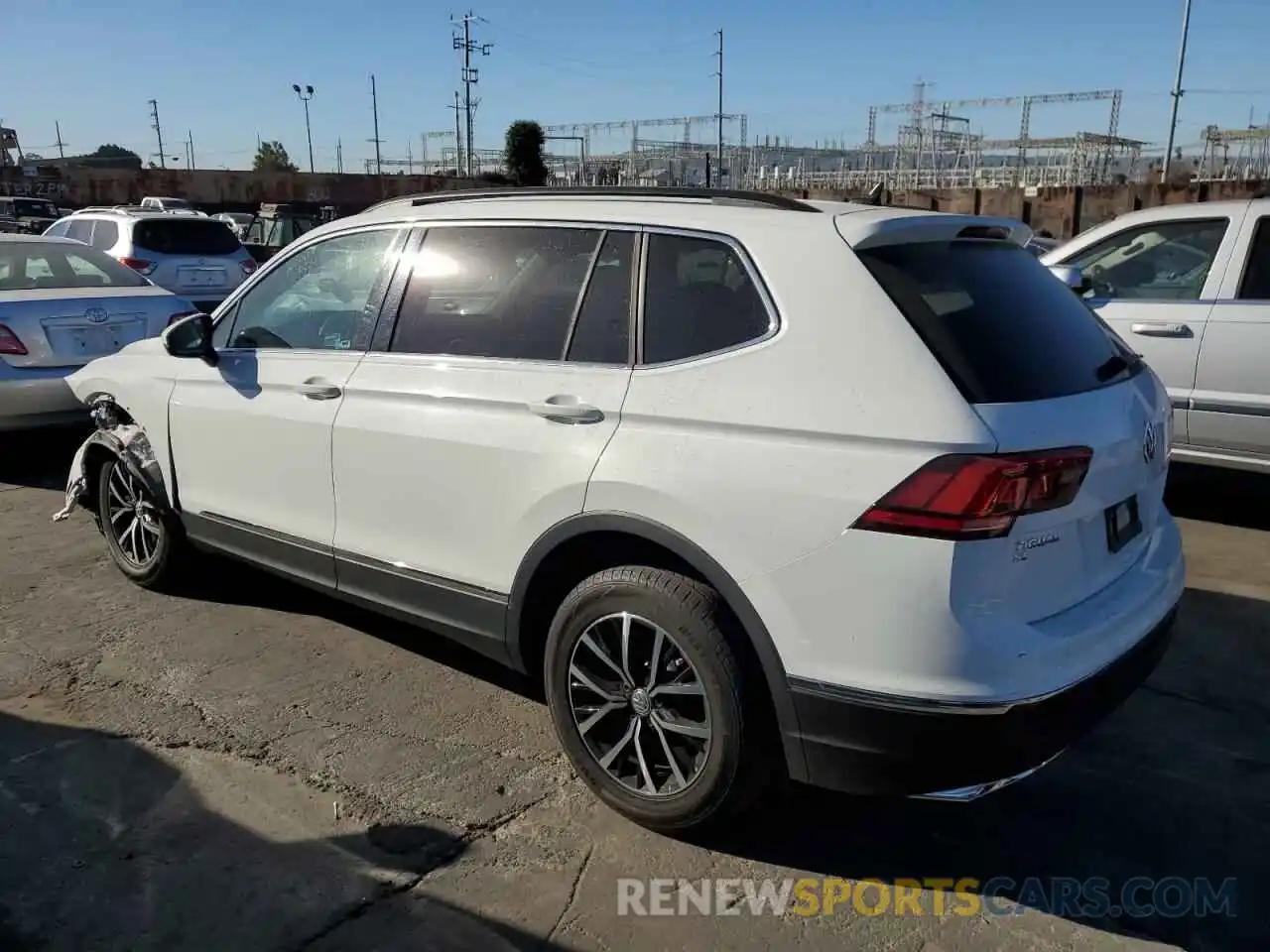 2 Photograph of a damaged car 3VV2B7AX1MM010046 VOLKSWAGEN TIGUAN 2021