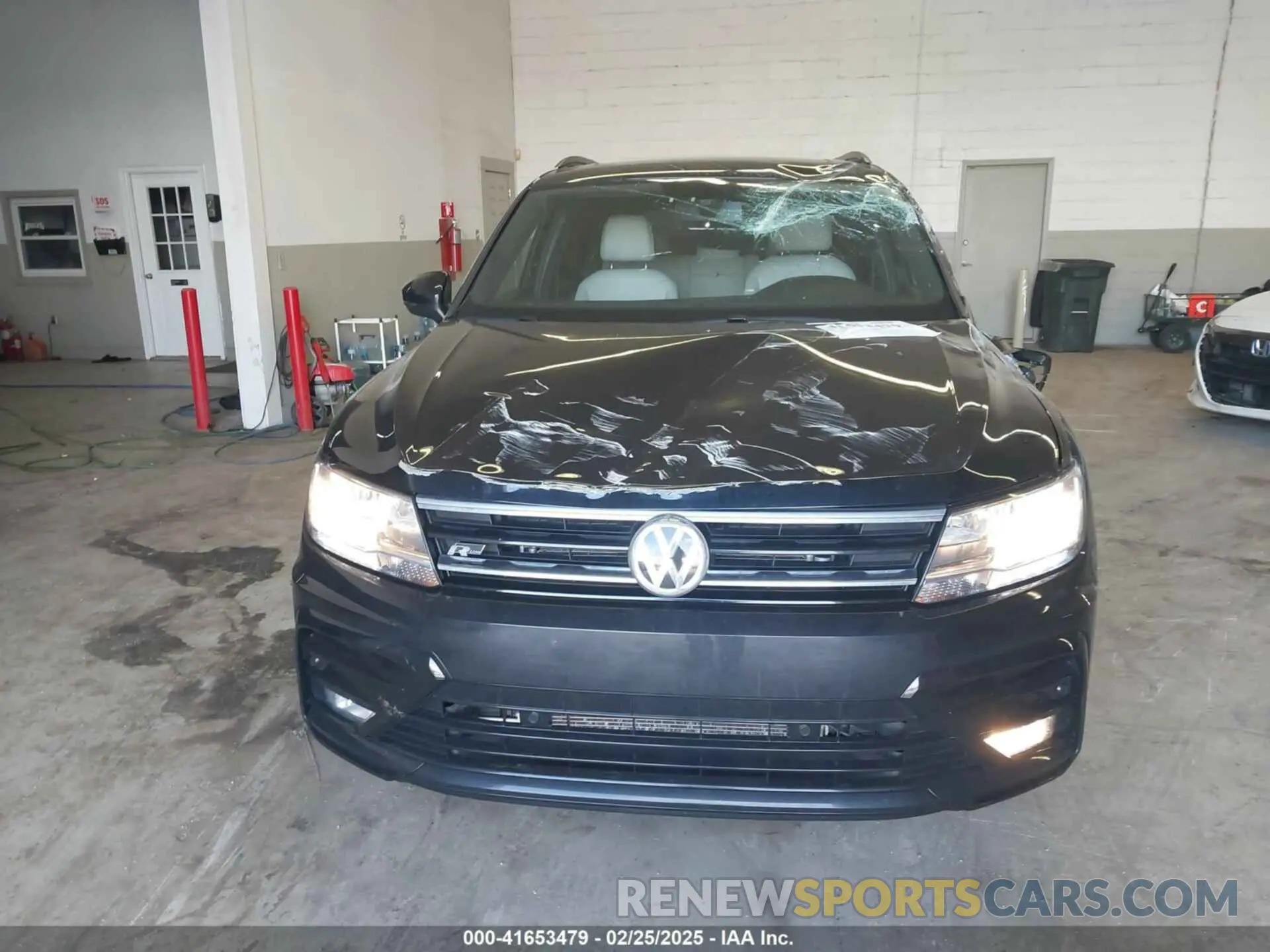 12 Photograph of a damaged car 3VV2B7AX1MM012587 VOLKSWAGEN TIGUAN 2021