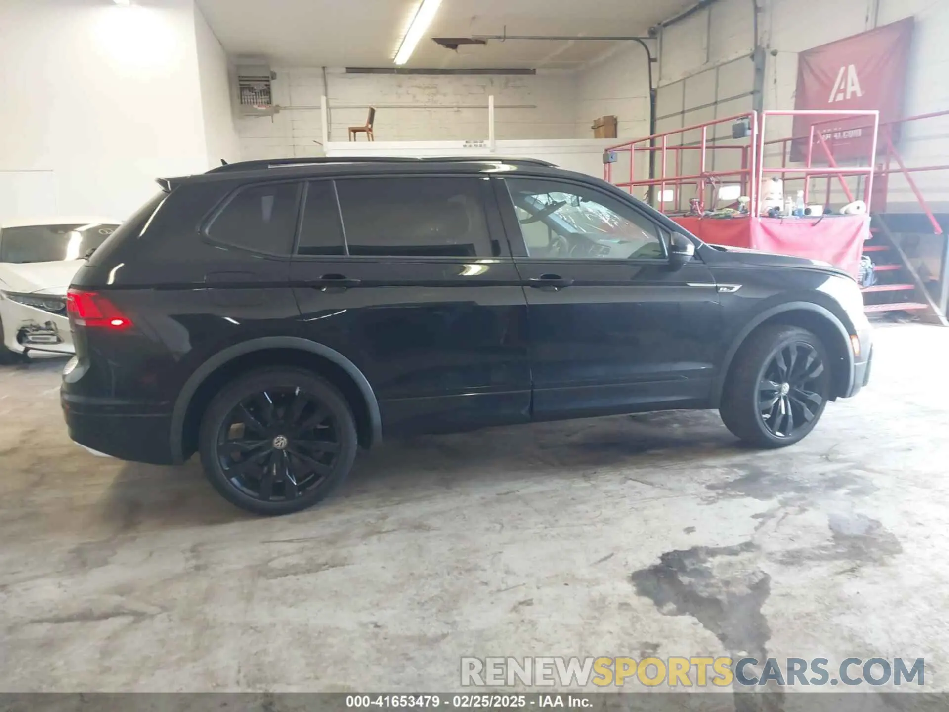 13 Photograph of a damaged car 3VV2B7AX1MM012587 VOLKSWAGEN TIGUAN 2021