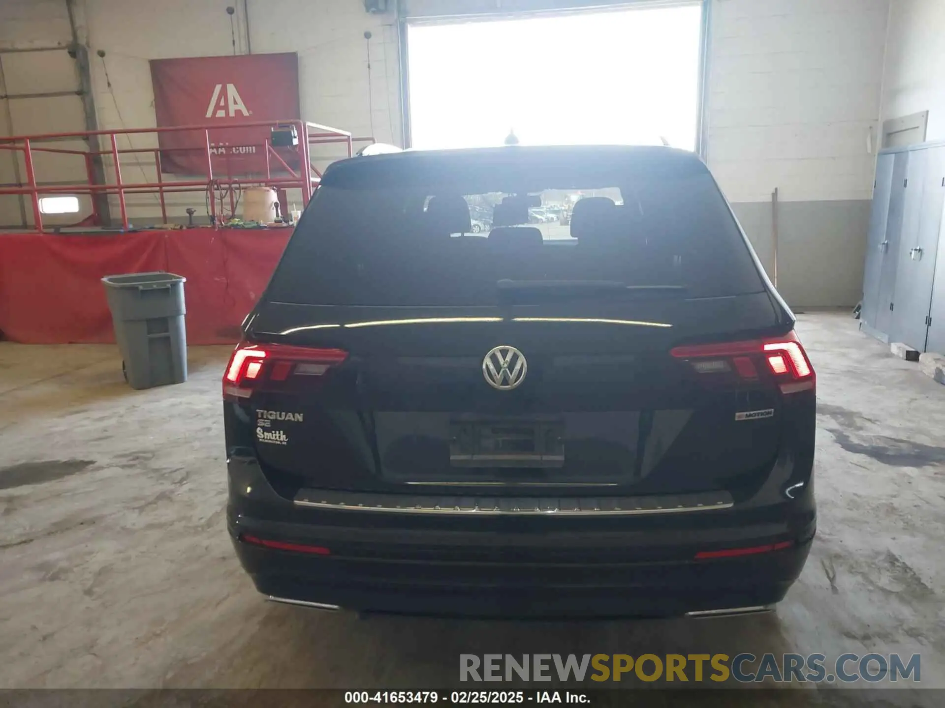 16 Photograph of a damaged car 3VV2B7AX1MM012587 VOLKSWAGEN TIGUAN 2021