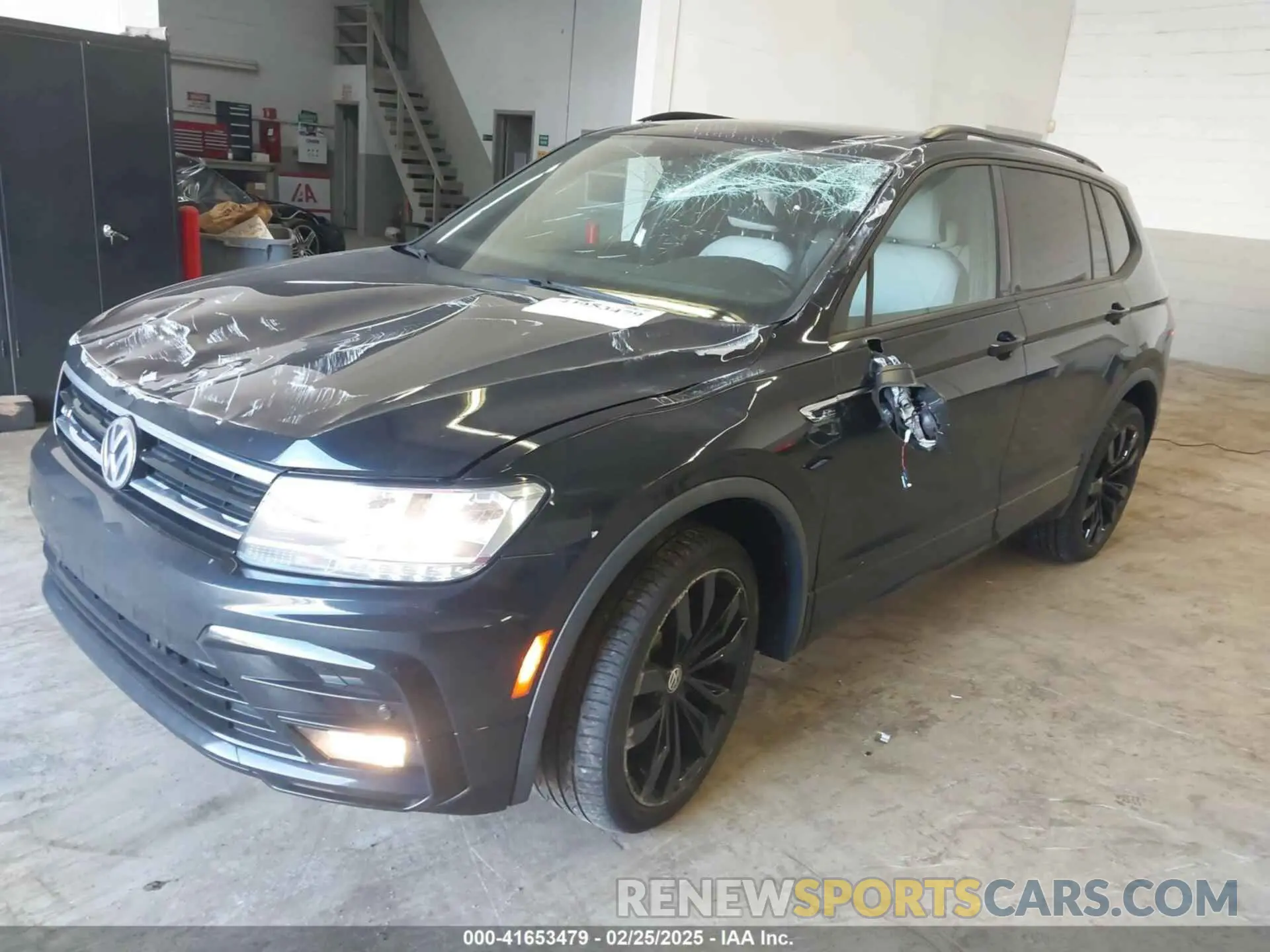 2 Photograph of a damaged car 3VV2B7AX1MM012587 VOLKSWAGEN TIGUAN 2021