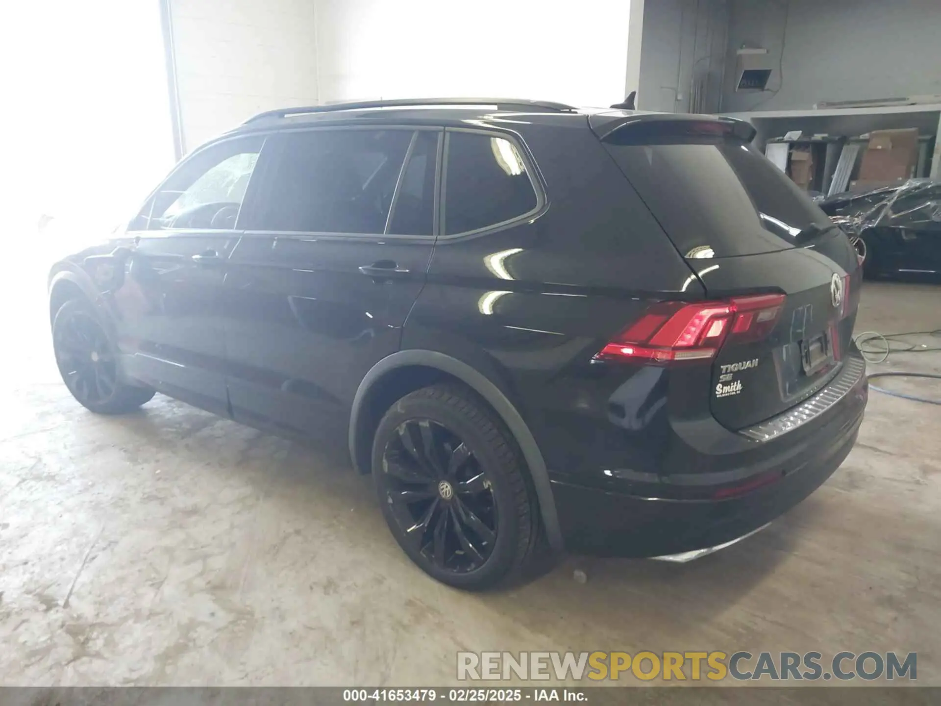 3 Photograph of a damaged car 3VV2B7AX1MM012587 VOLKSWAGEN TIGUAN 2021