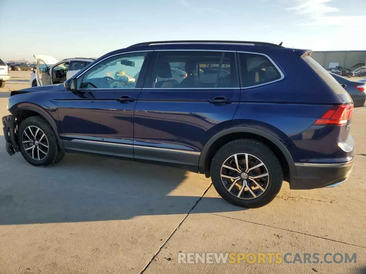 2 Photograph of a damaged car 3VV2B7AX1MM096653 VOLKSWAGEN TIGUAN 2021