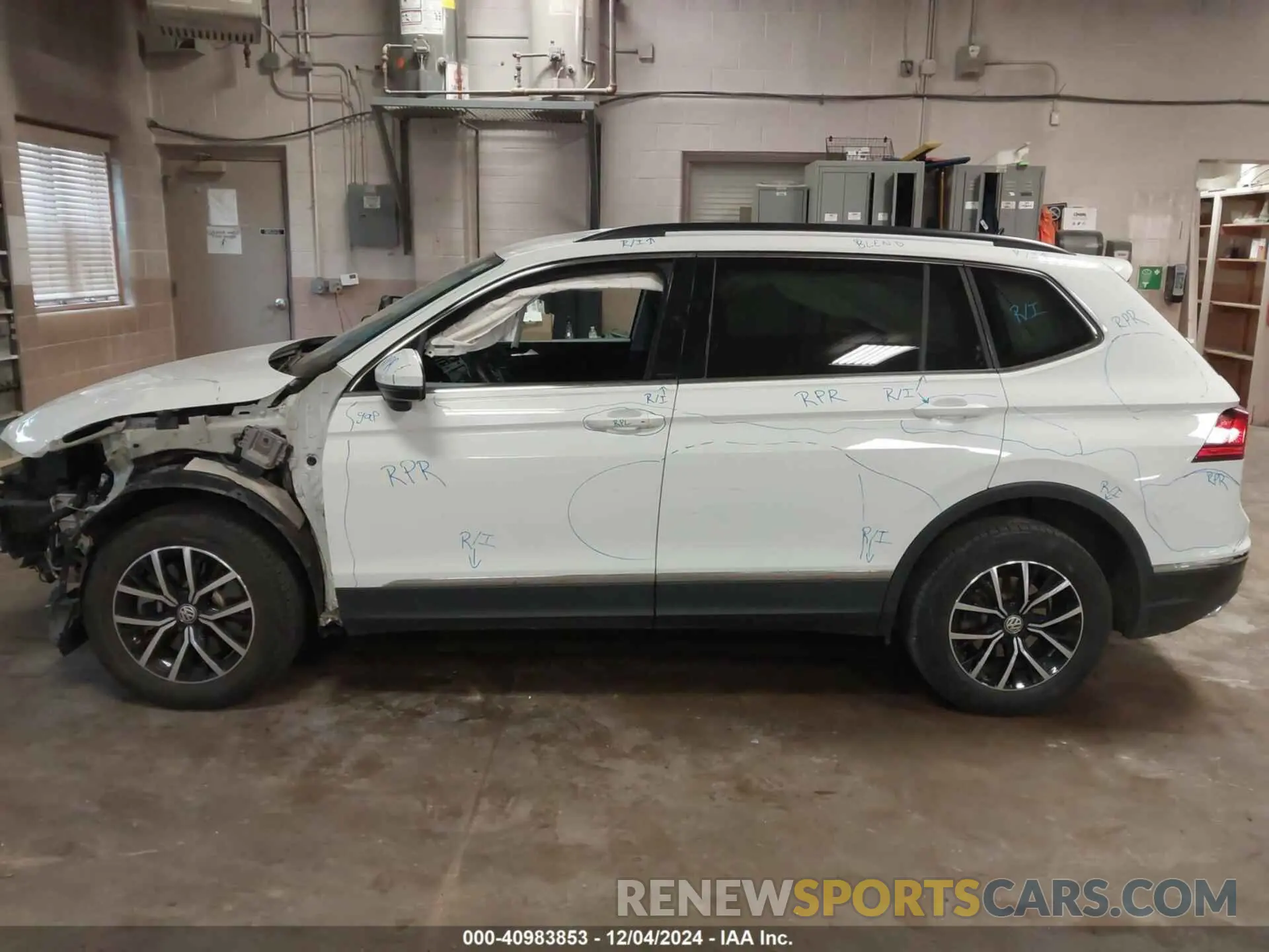 15 Photograph of a damaged car 3VV2B7AX1MM142501 VOLKSWAGEN TIGUAN 2021