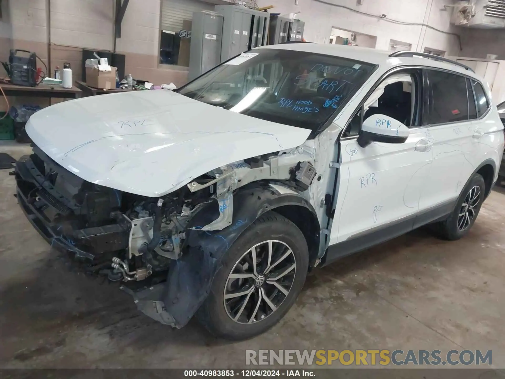 2 Photograph of a damaged car 3VV2B7AX1MM142501 VOLKSWAGEN TIGUAN 2021