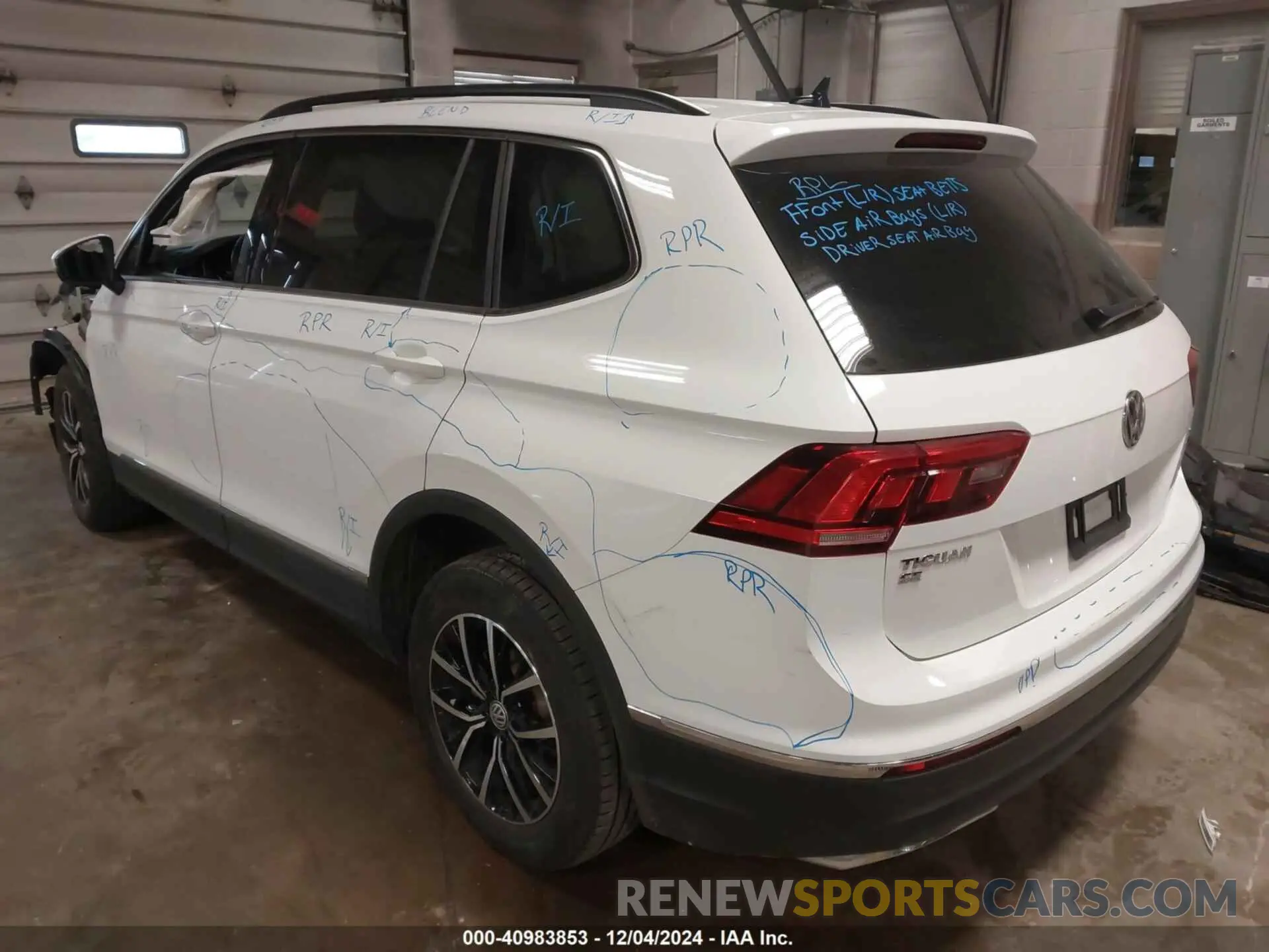 3 Photograph of a damaged car 3VV2B7AX1MM142501 VOLKSWAGEN TIGUAN 2021
